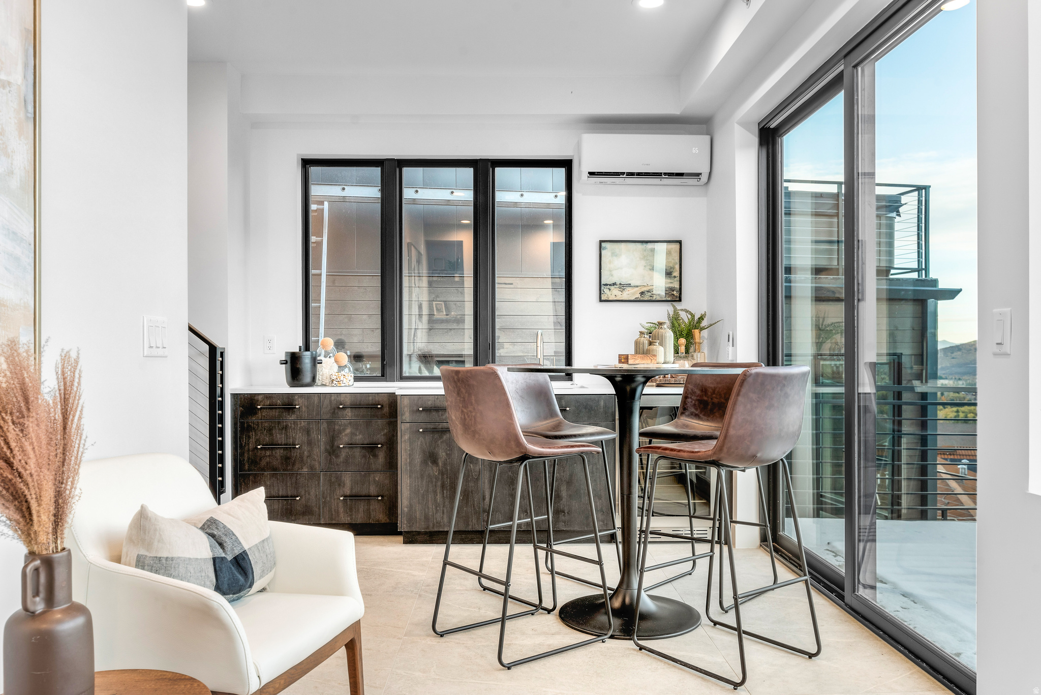 KINGS CROWN - Residential