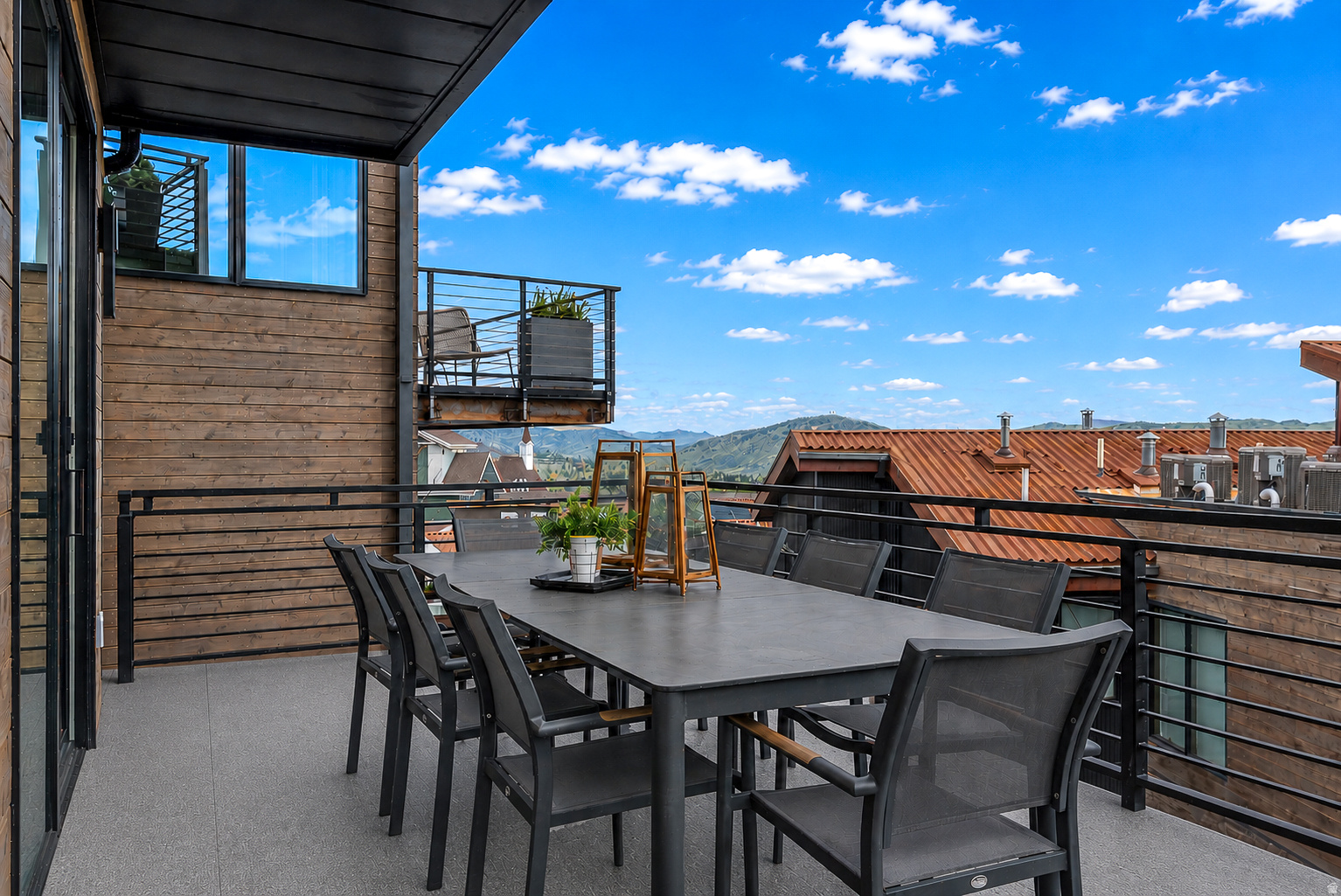 KINGS CROWN - Residential