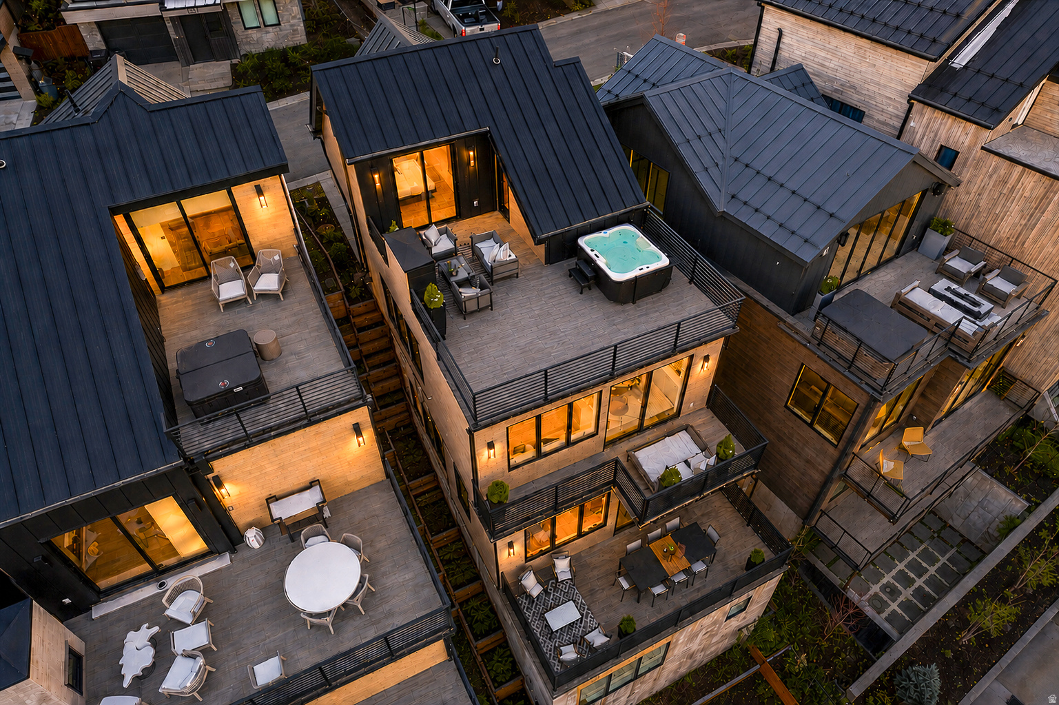 KINGS CROWN - Residential