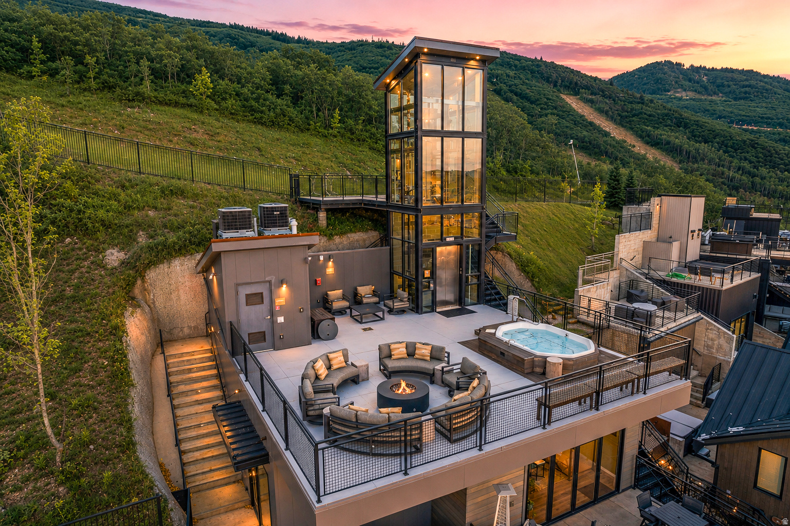 KINGS CROWN - Residential