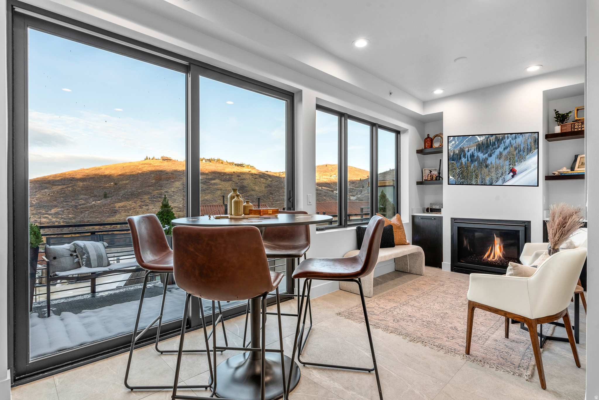 KINGS CROWN - Residential