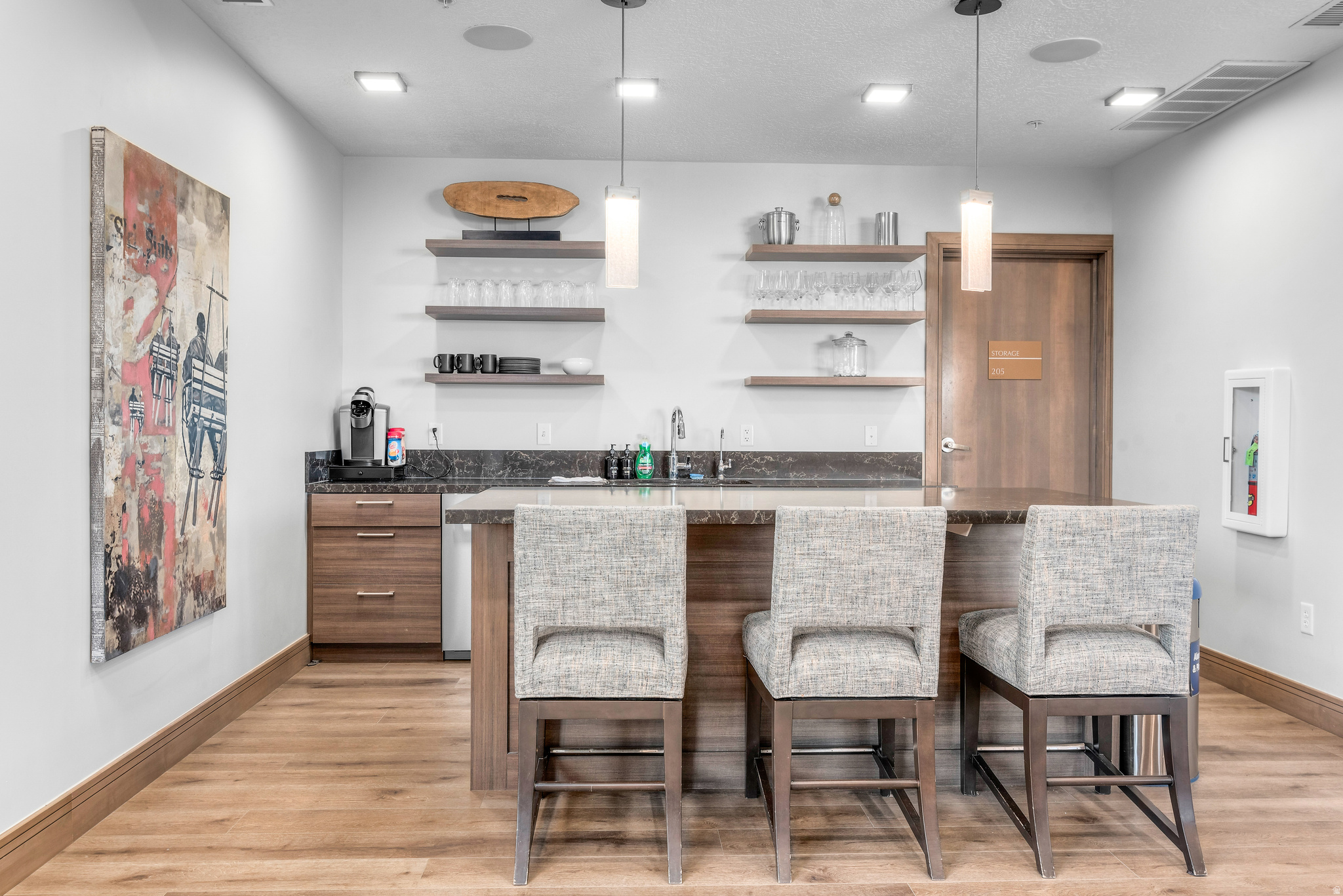 KINGS CROWN - Residential