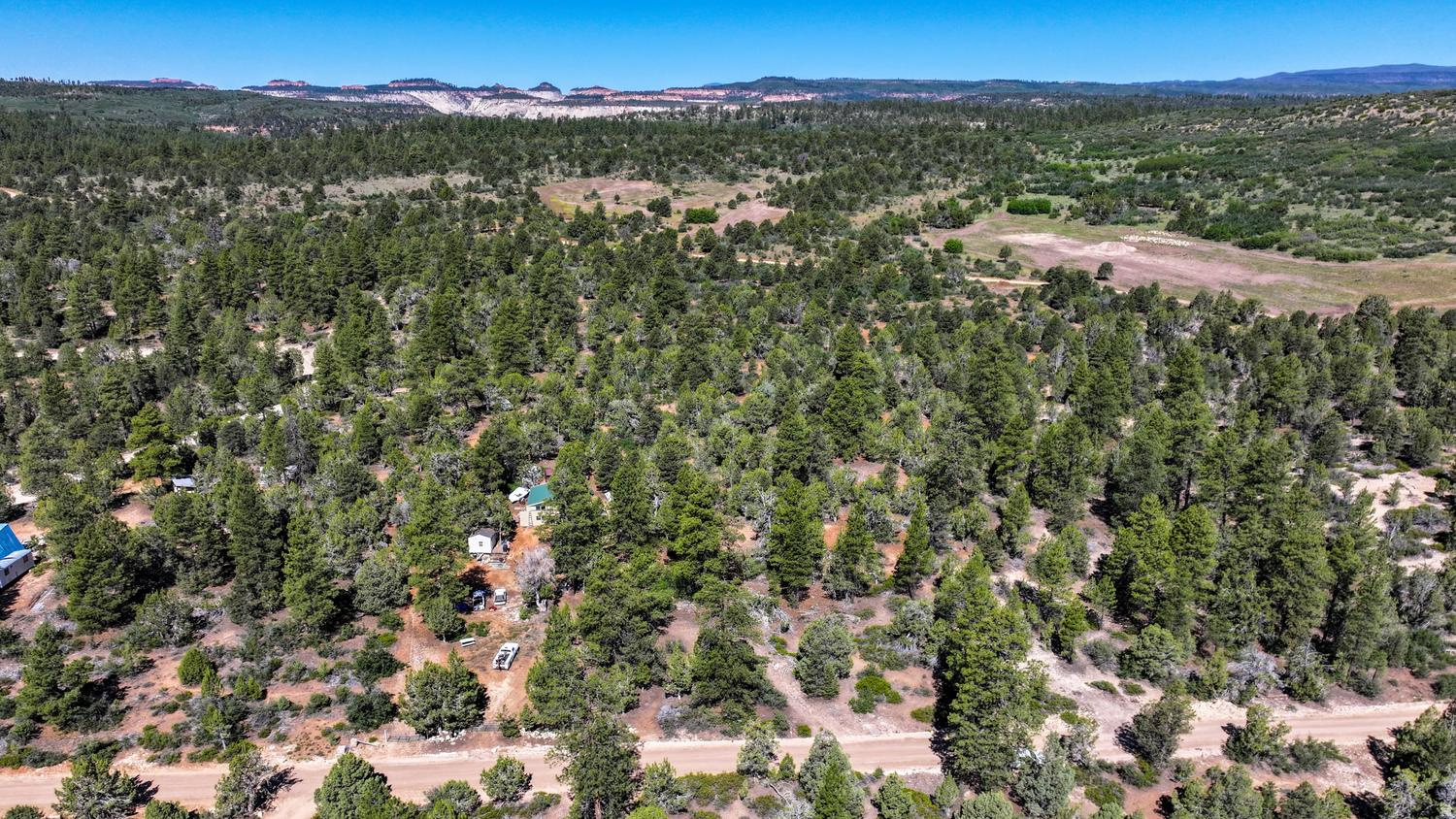 LITTLE PONDEROSA - Land