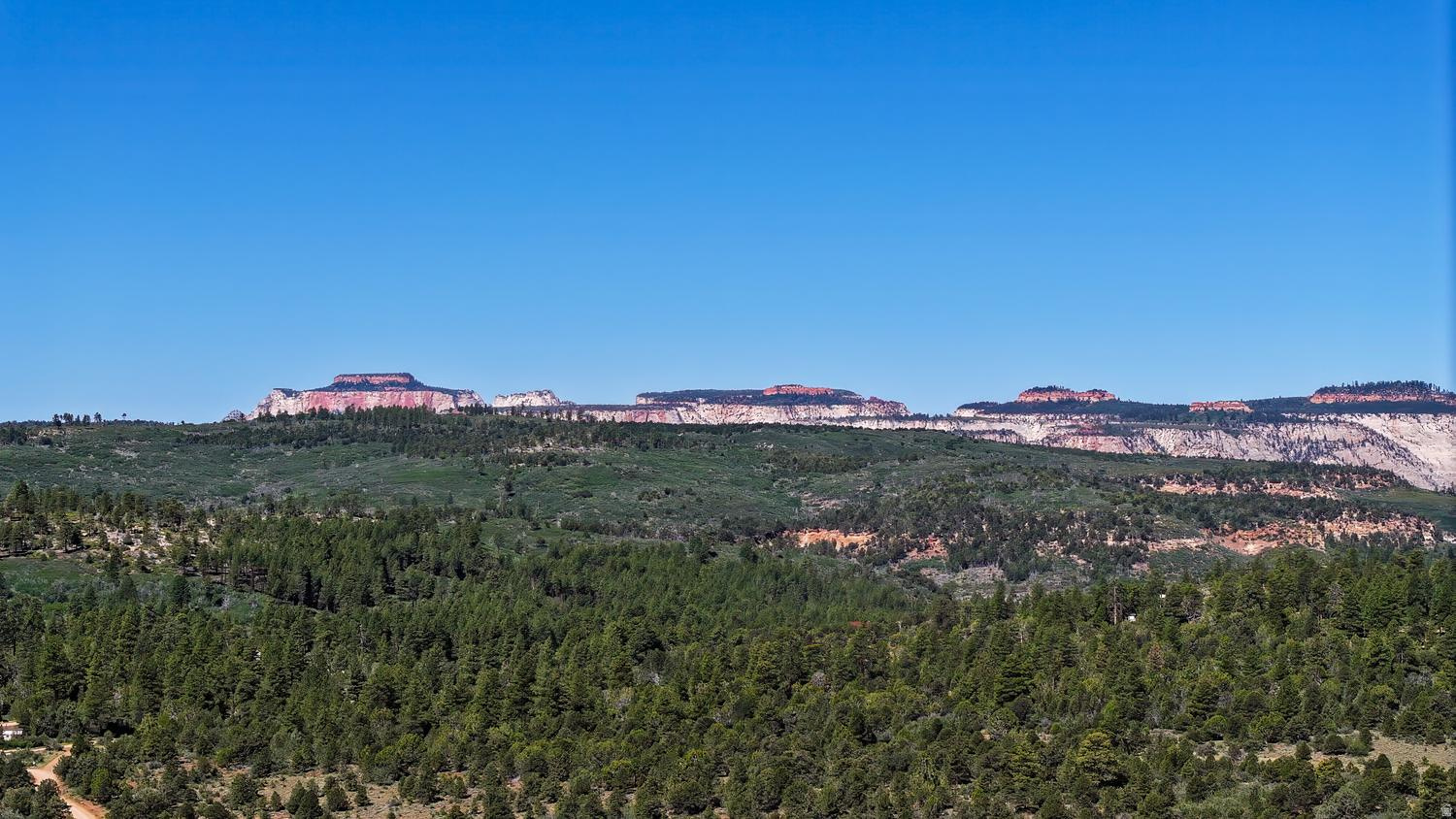 LITTLE PONDEROSA - Land