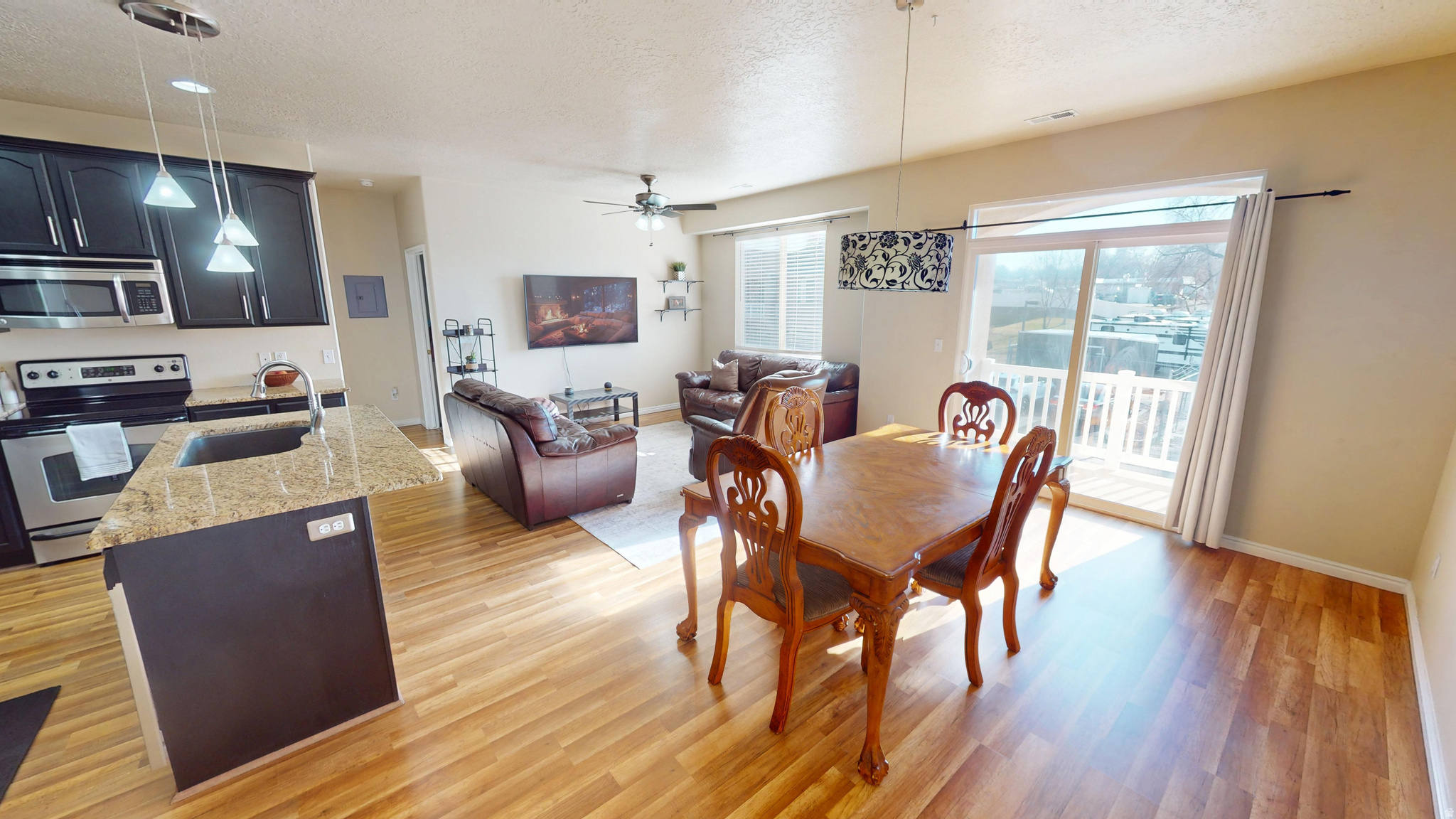 TOWNS AT HUNTER VILLAGE - Residential