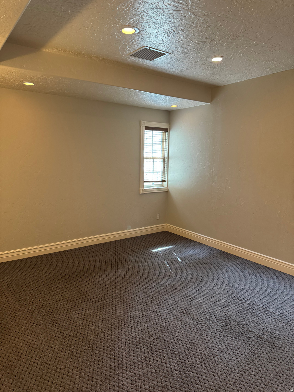 EDELWEISS - Commercial Lease