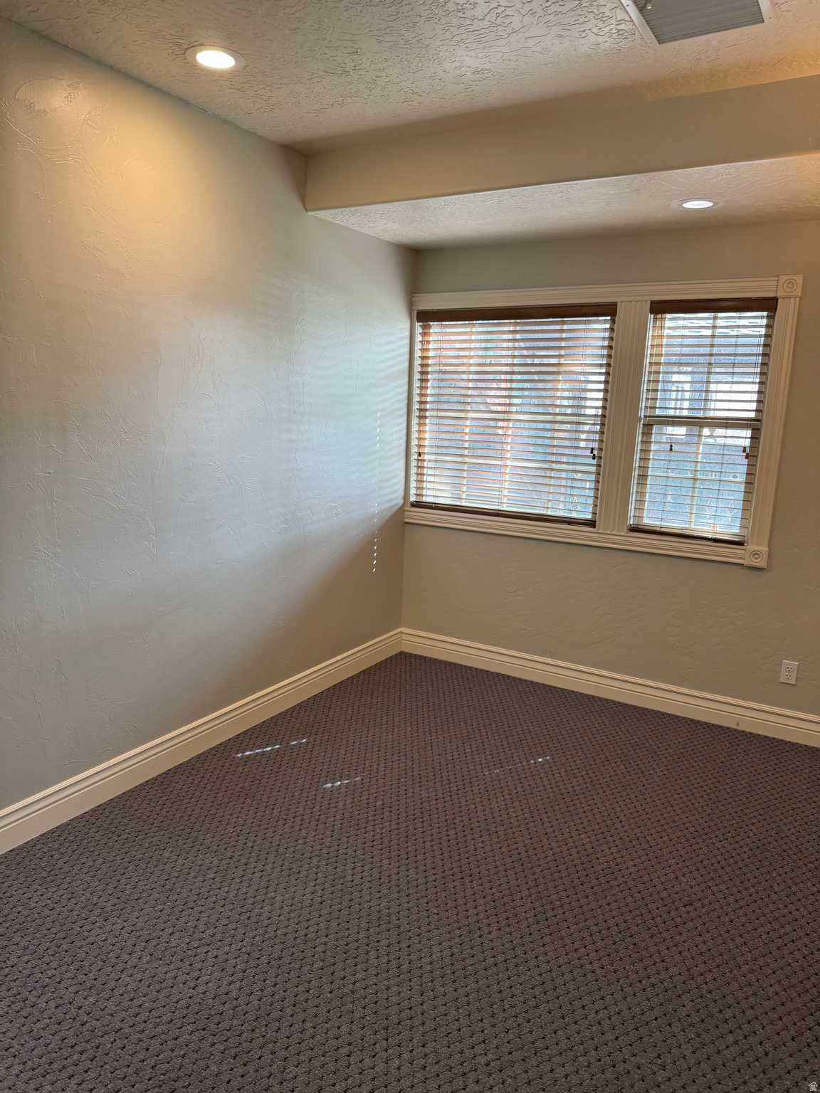EDELWEISS - Commercial Lease