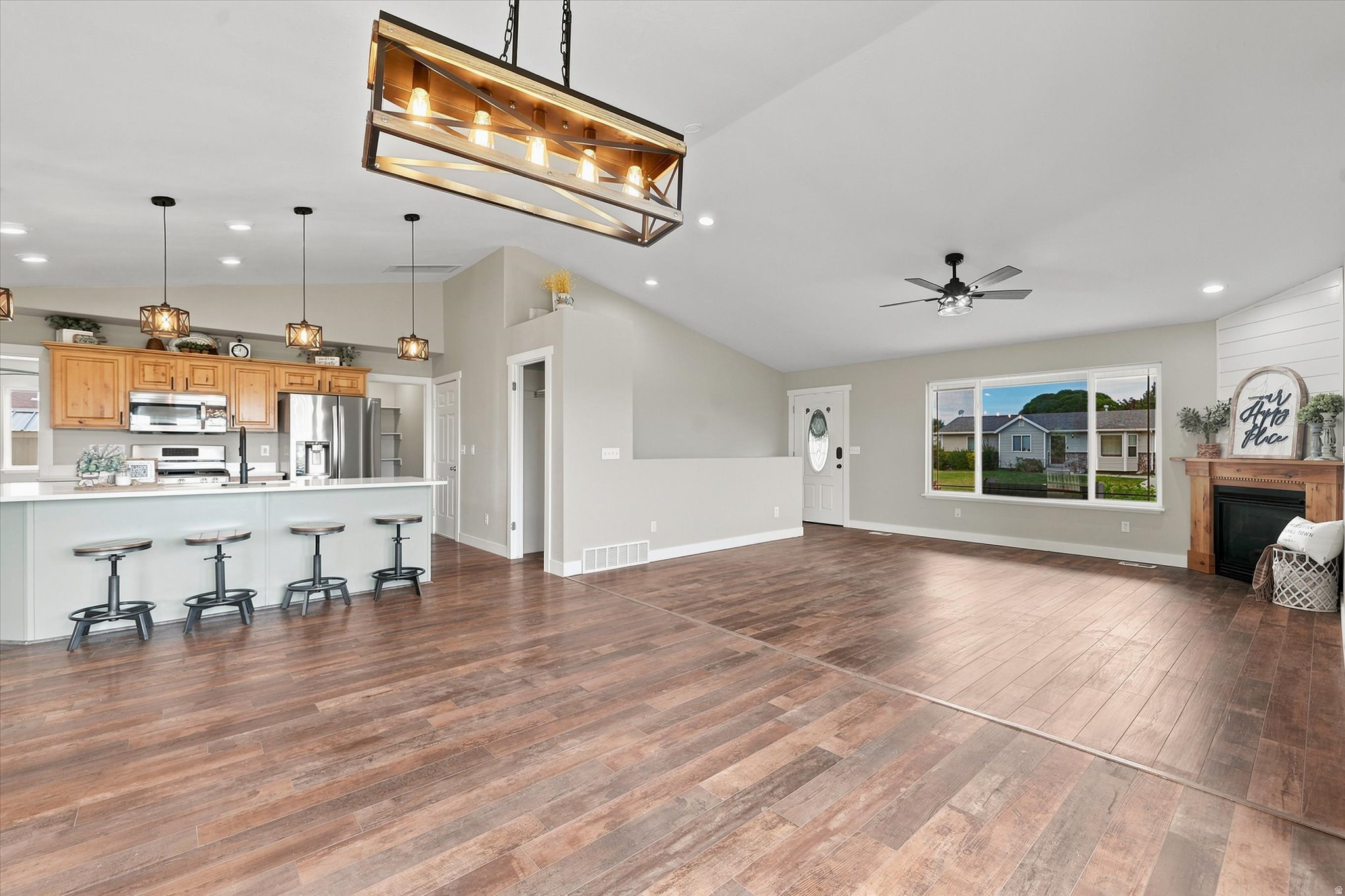 CHATEAU RIVER - Residential