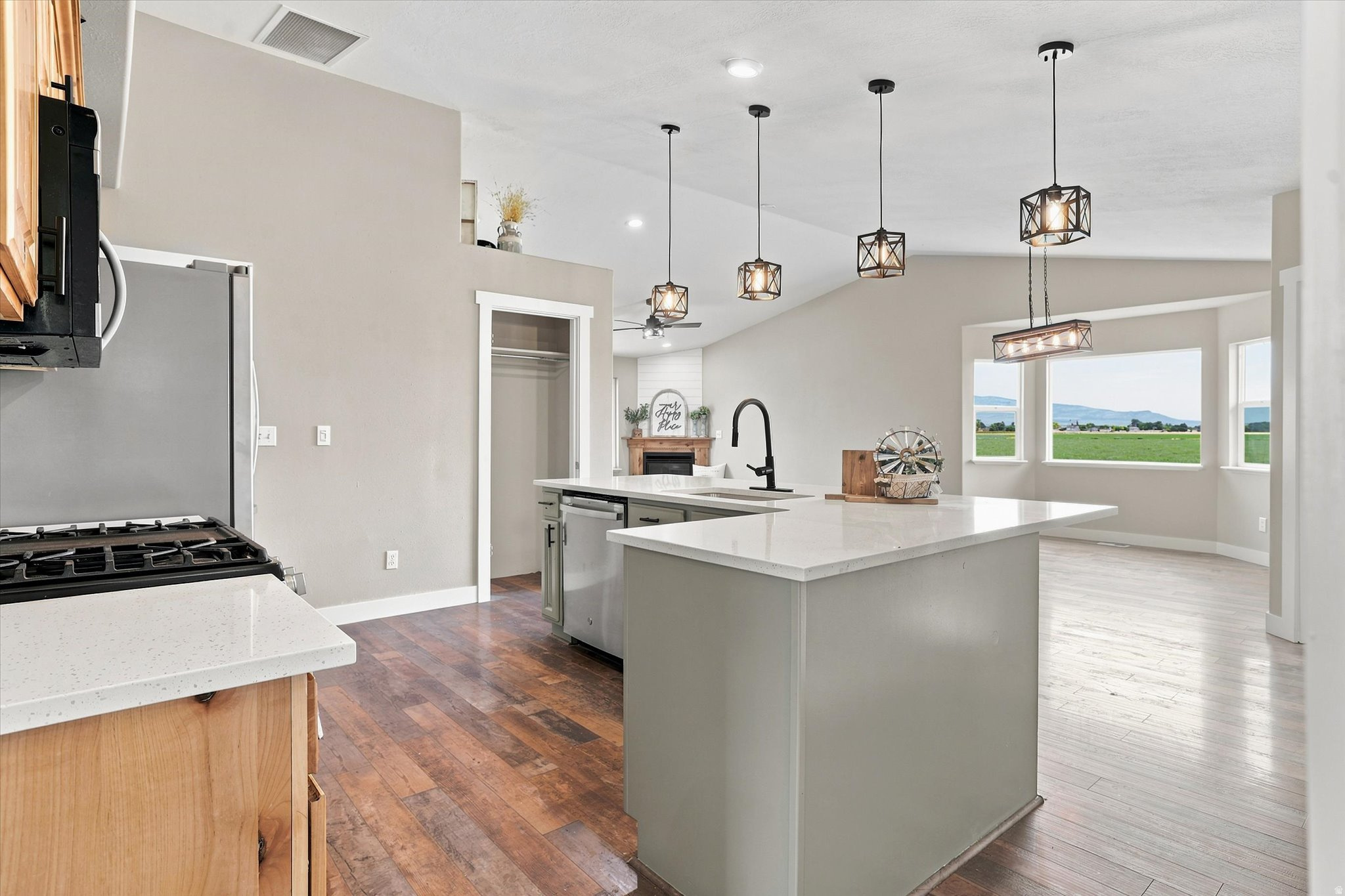 CHATEAU RIVER - Residential