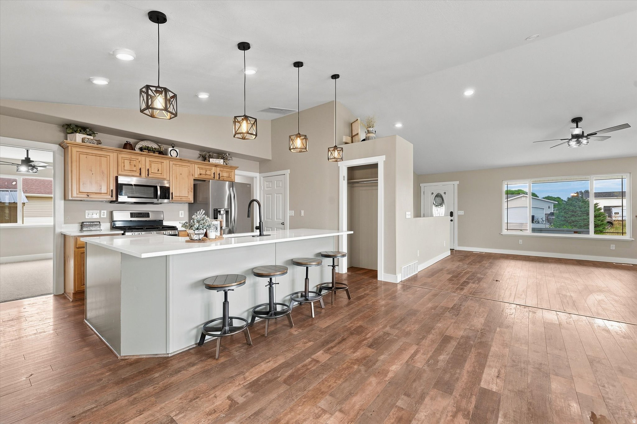 CHATEAU RIVER - Residential