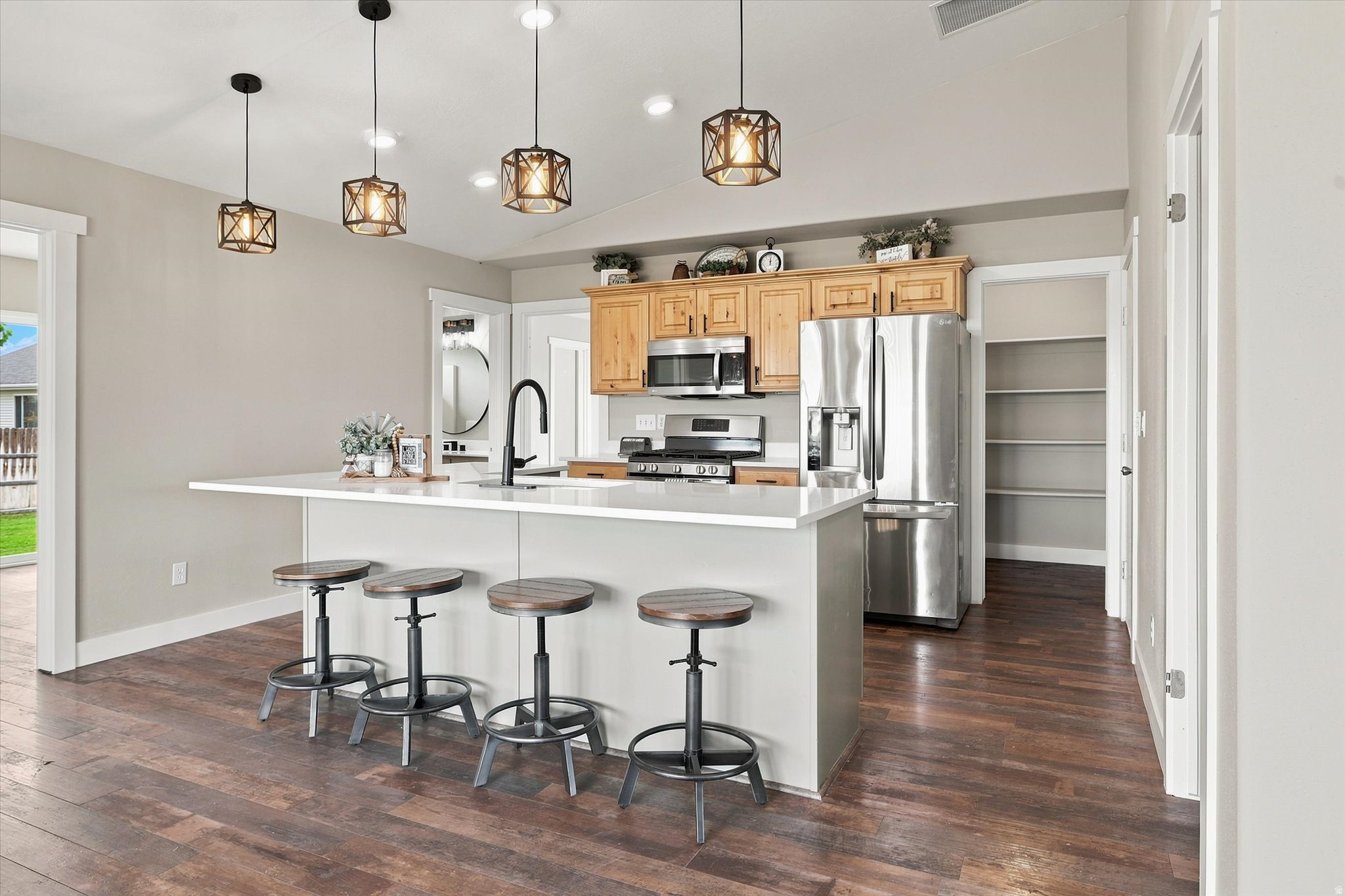 CHATEAU RIVER - Residential