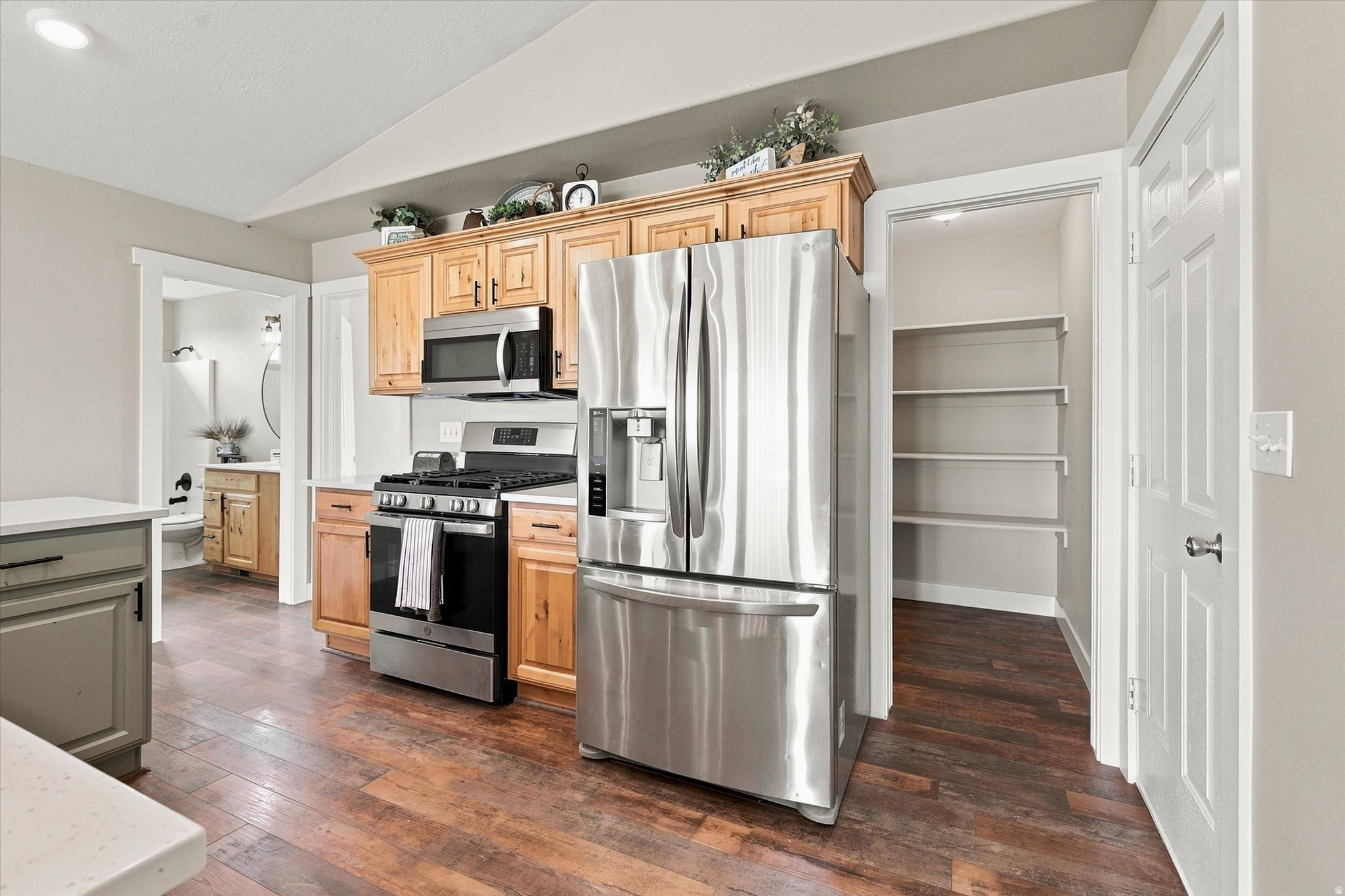 CHATEAU RIVER - Residential