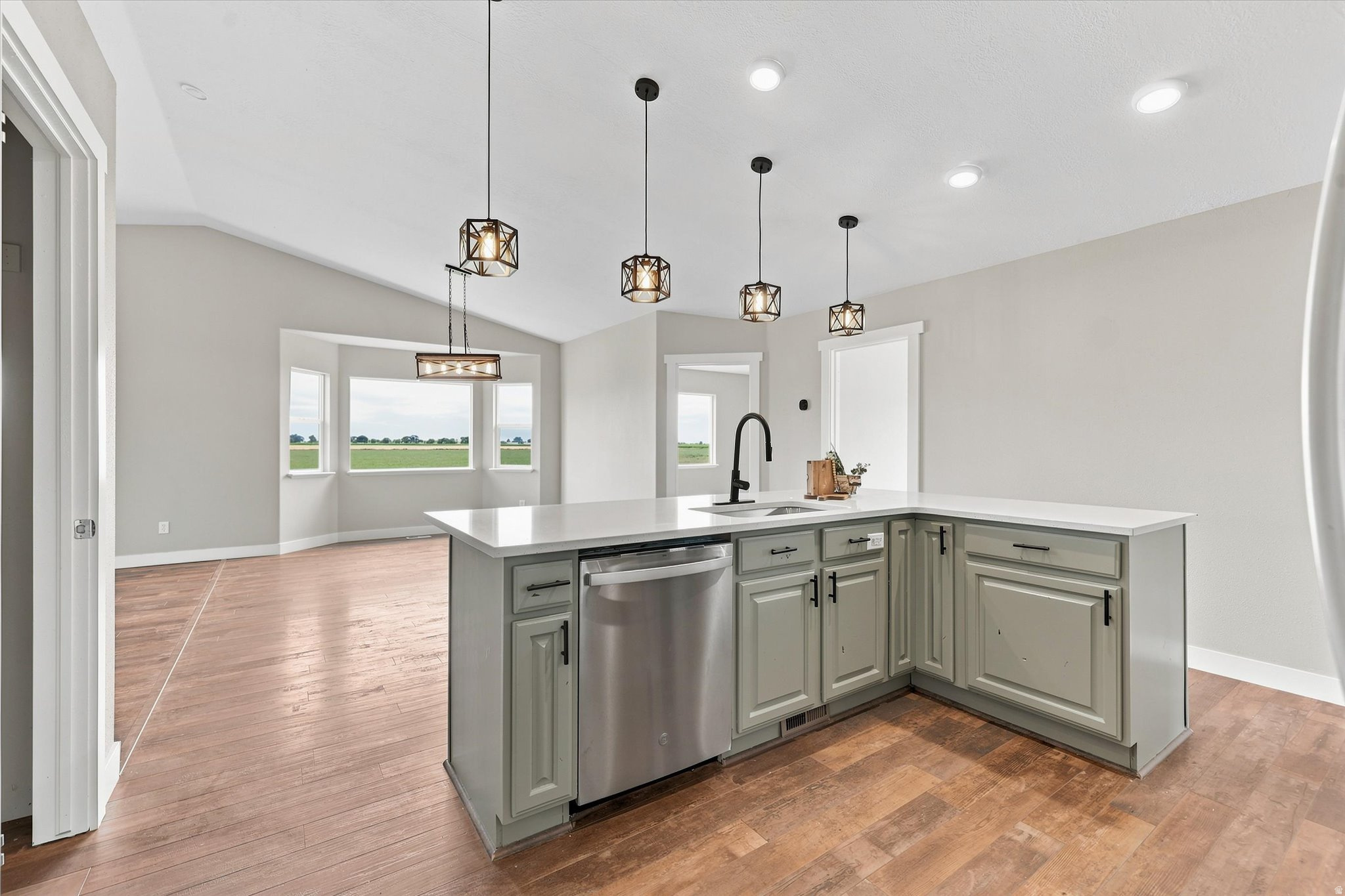 CHATEAU RIVER - Residential