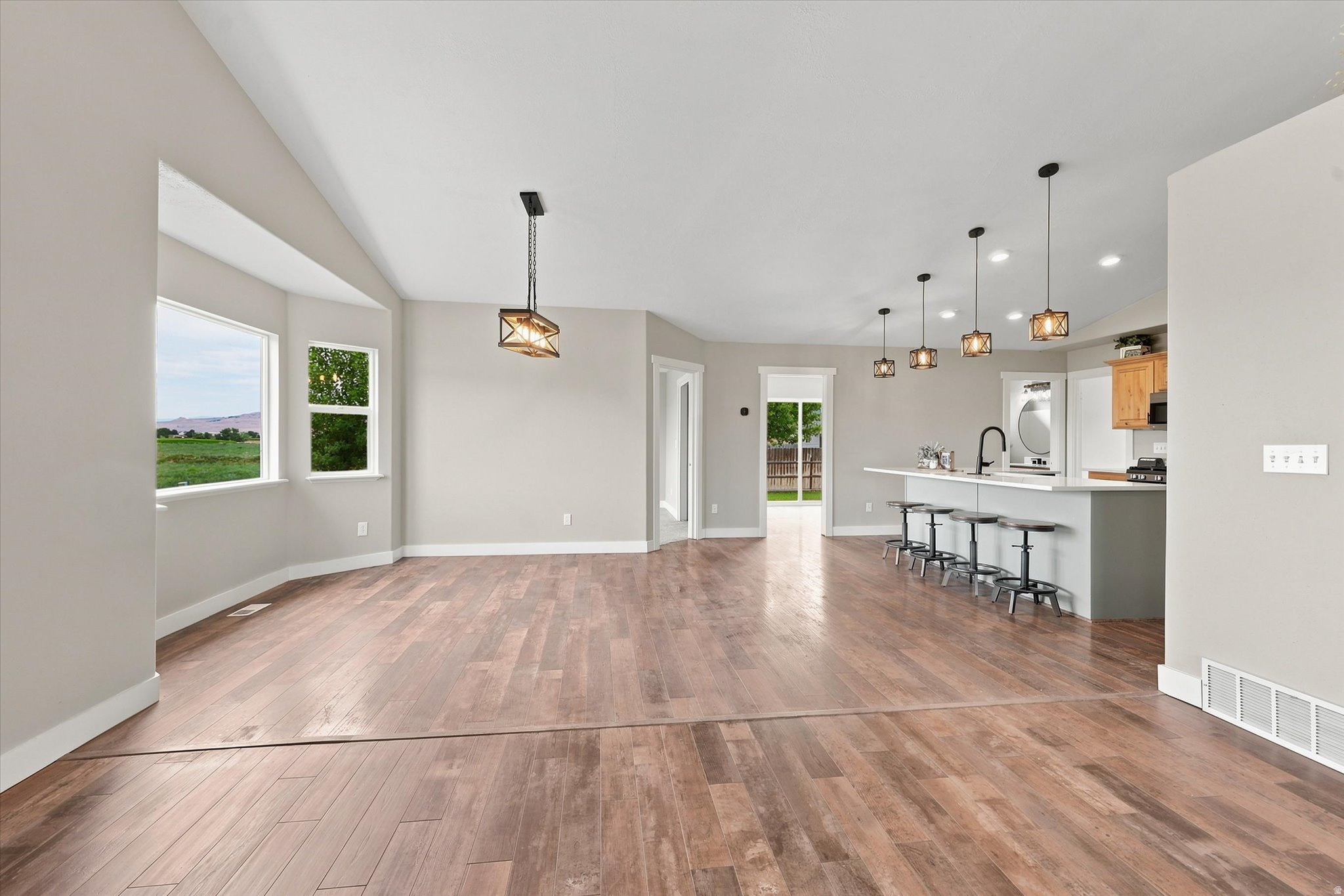 CHATEAU RIVER - Residential