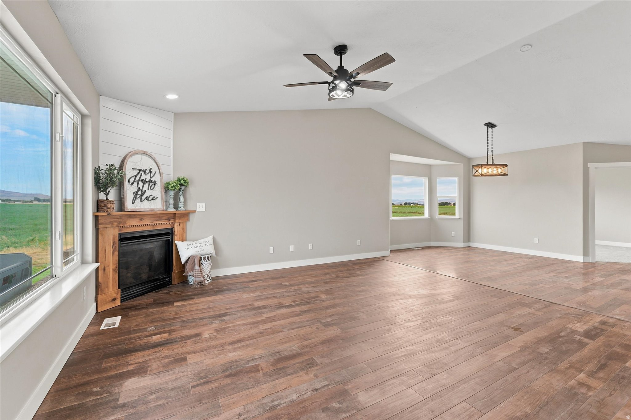 CHATEAU RIVER - Residential
