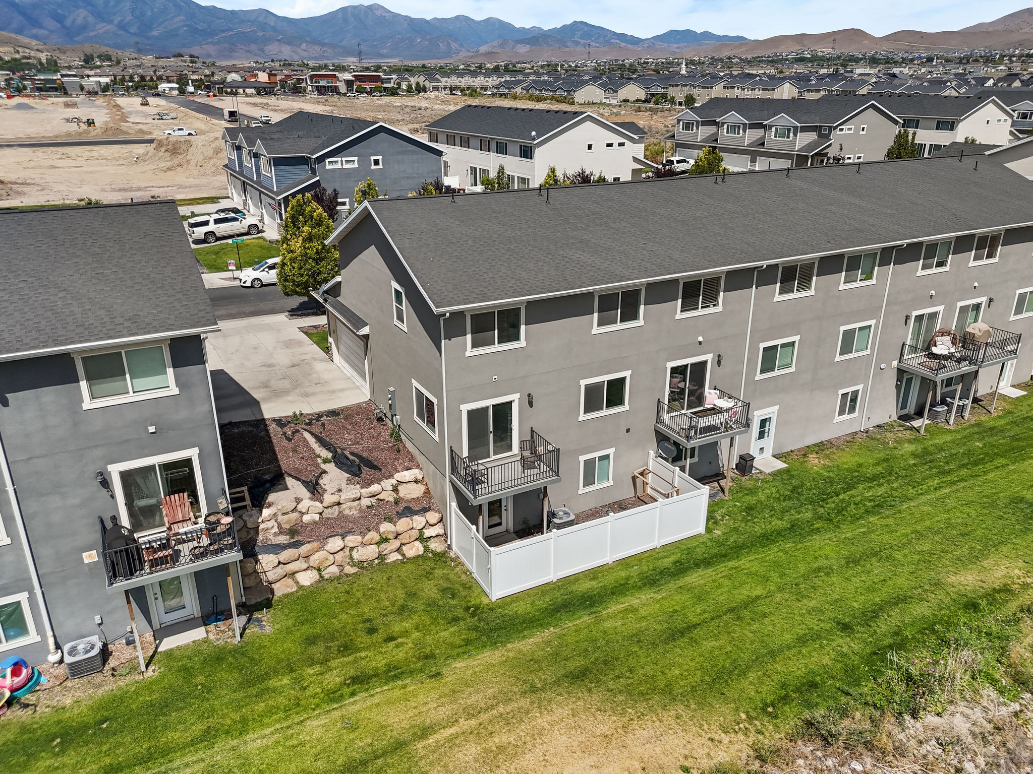 PONY EXPRESS TOWNHOMES - Residential
