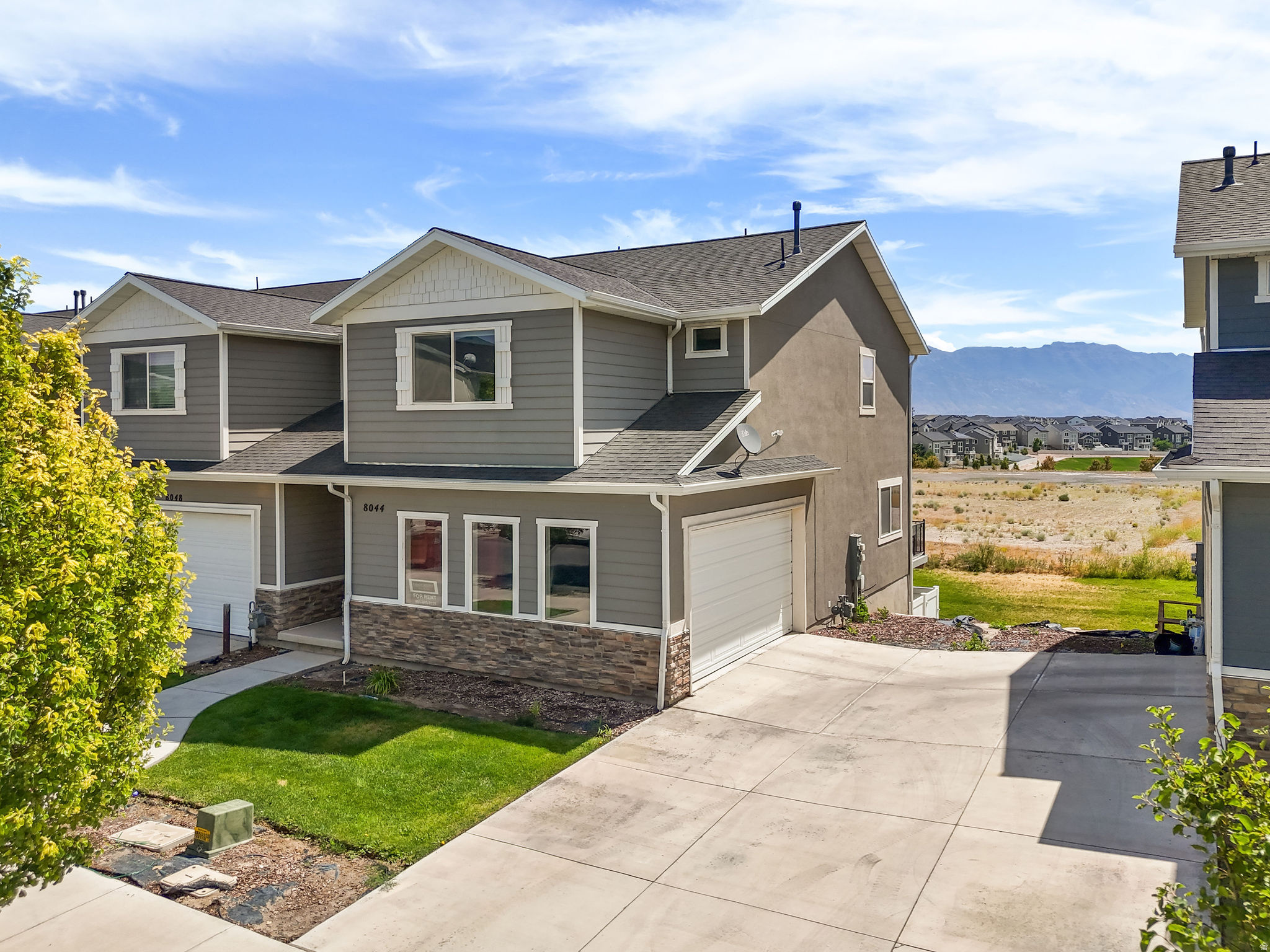 PONY EXPRESS TOWNHOMES - Residential
