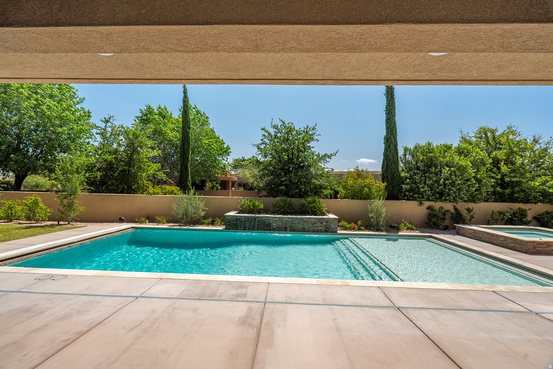 LEDGES OF ST GEORGE PH 2 - Residential