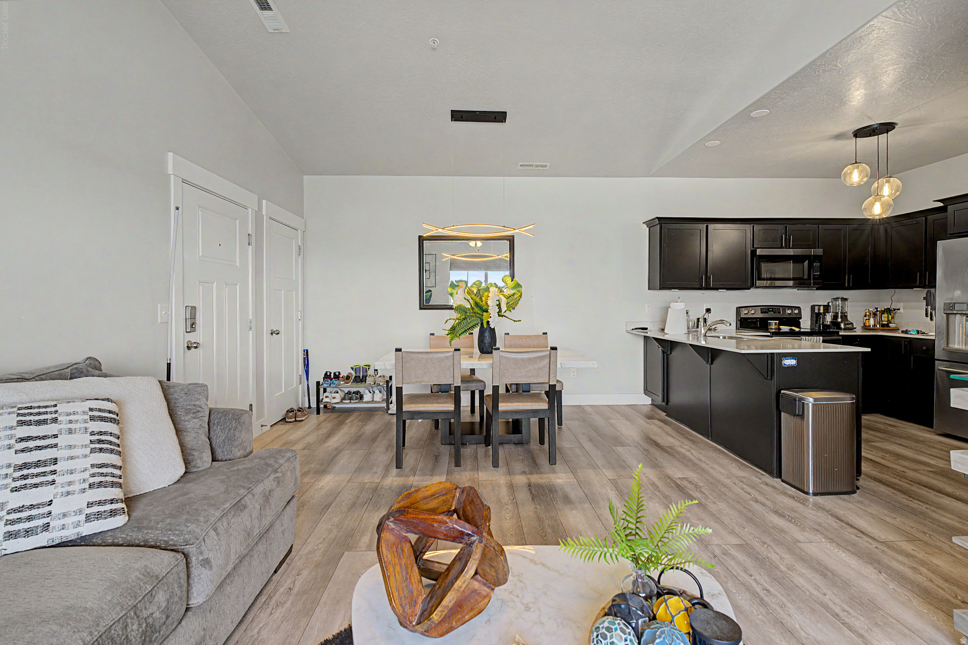 EAGLE VIEW - Residential