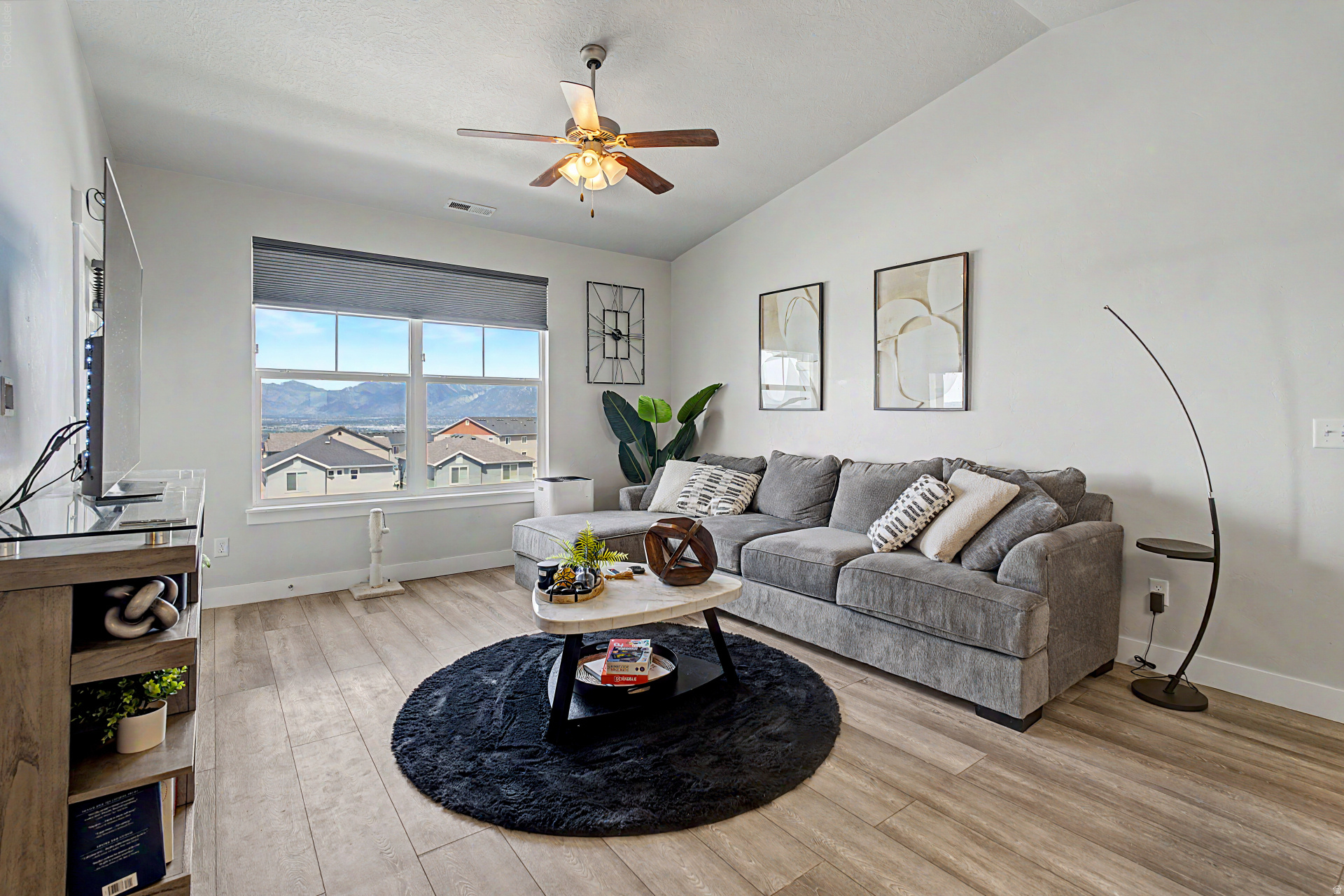 EAGLE VIEW - Residential