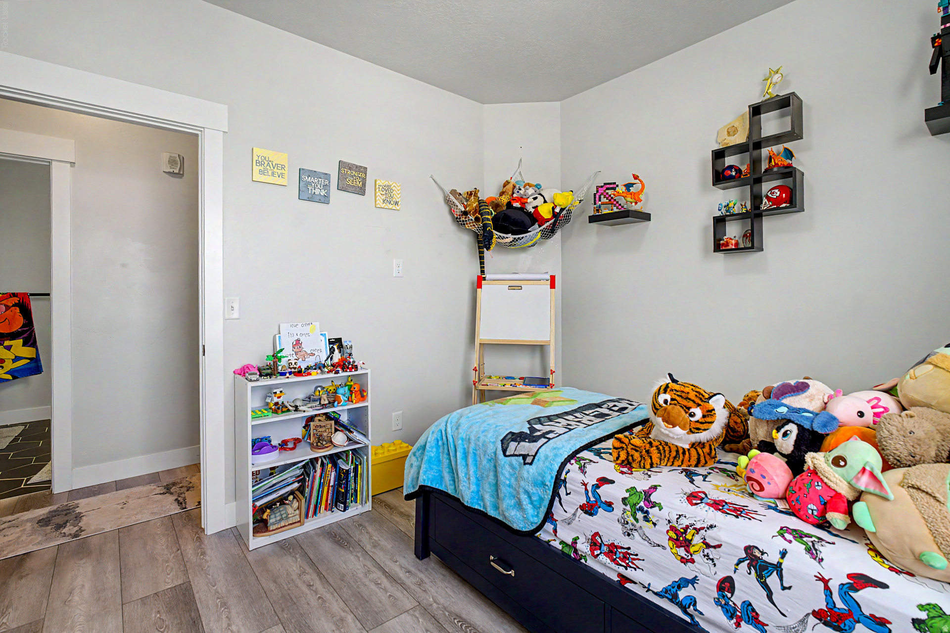EAGLE VIEW - Residential