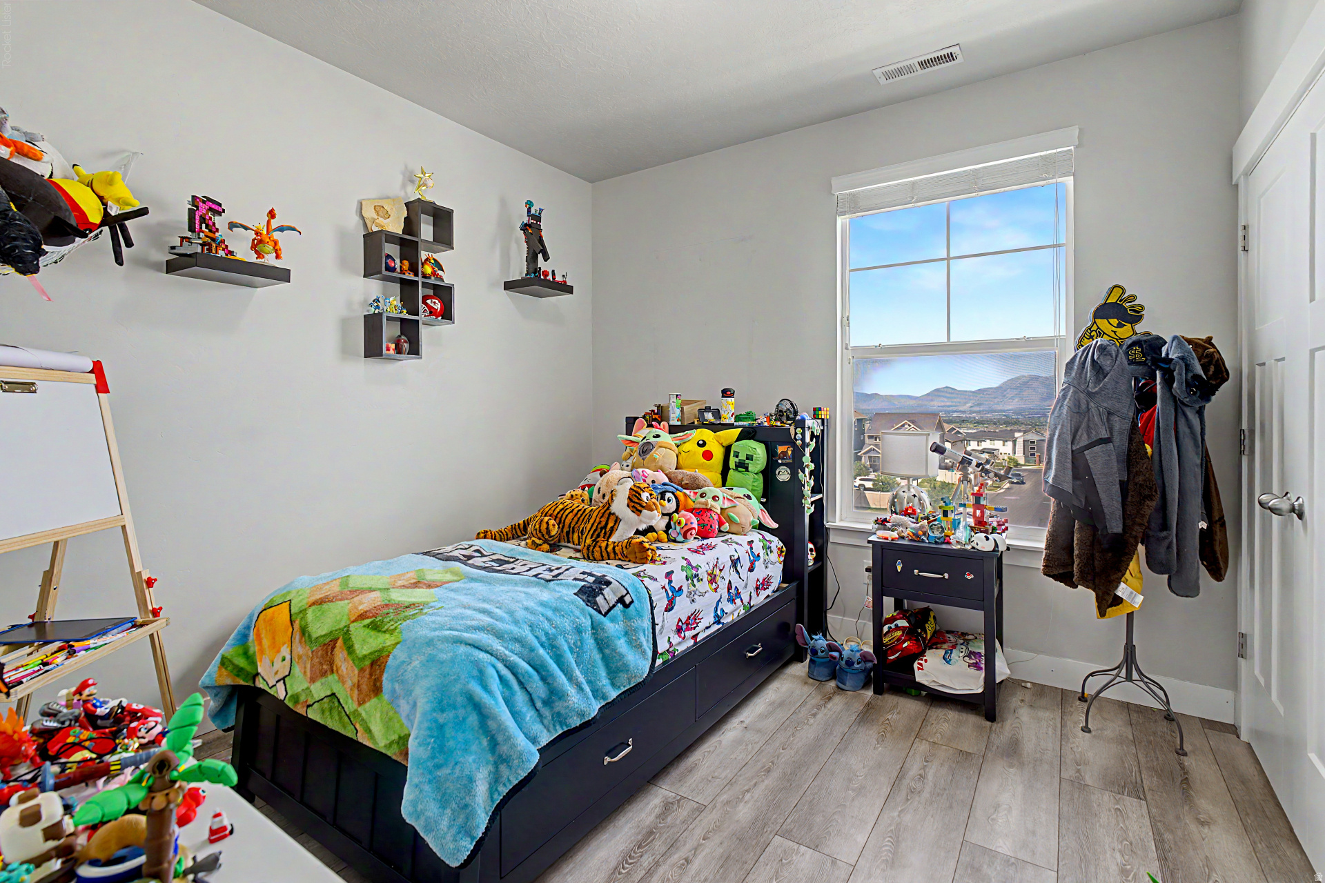 EAGLE VIEW - Residential