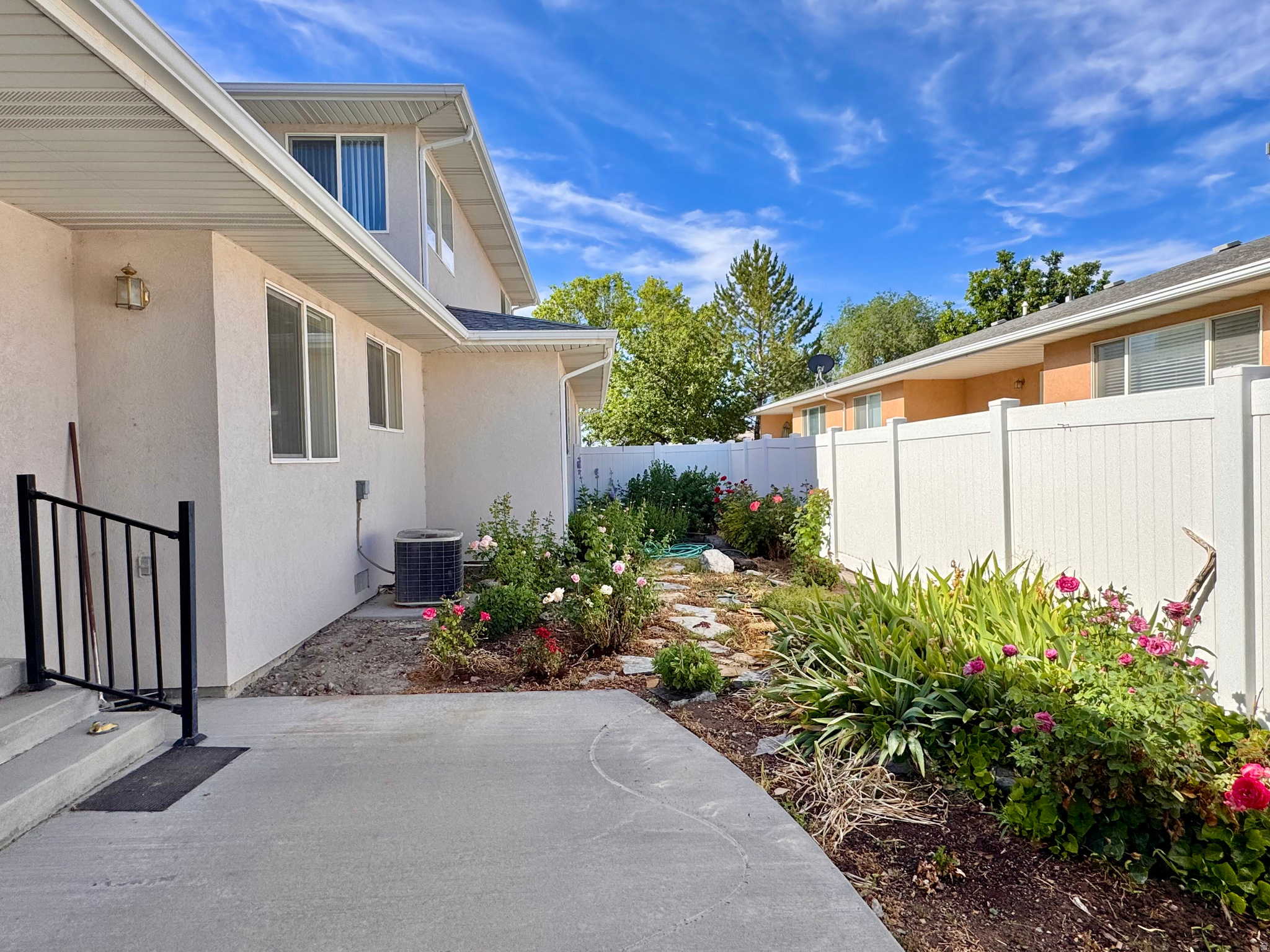 TOPAZ TOWNHOMES - Residential