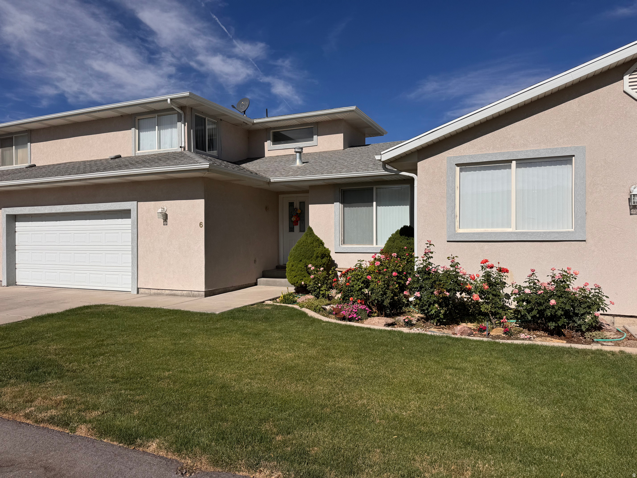 Super clean and move-in ready. Main level living plus 2 bedrooms/1 bath on the 2nd level. This townhome is located in a 55+ community. New blinds installed, fresh paint throughout and the carpets have been cleaned. Huge family room/dining area, large primary bedroom/bath and lots of natural light. HOA maintains front yard and common areas. Private back yard with vinyl fencing and patio. Two car garage. Great location in Delta, plus walking distance to many amenities. All appliances included.
