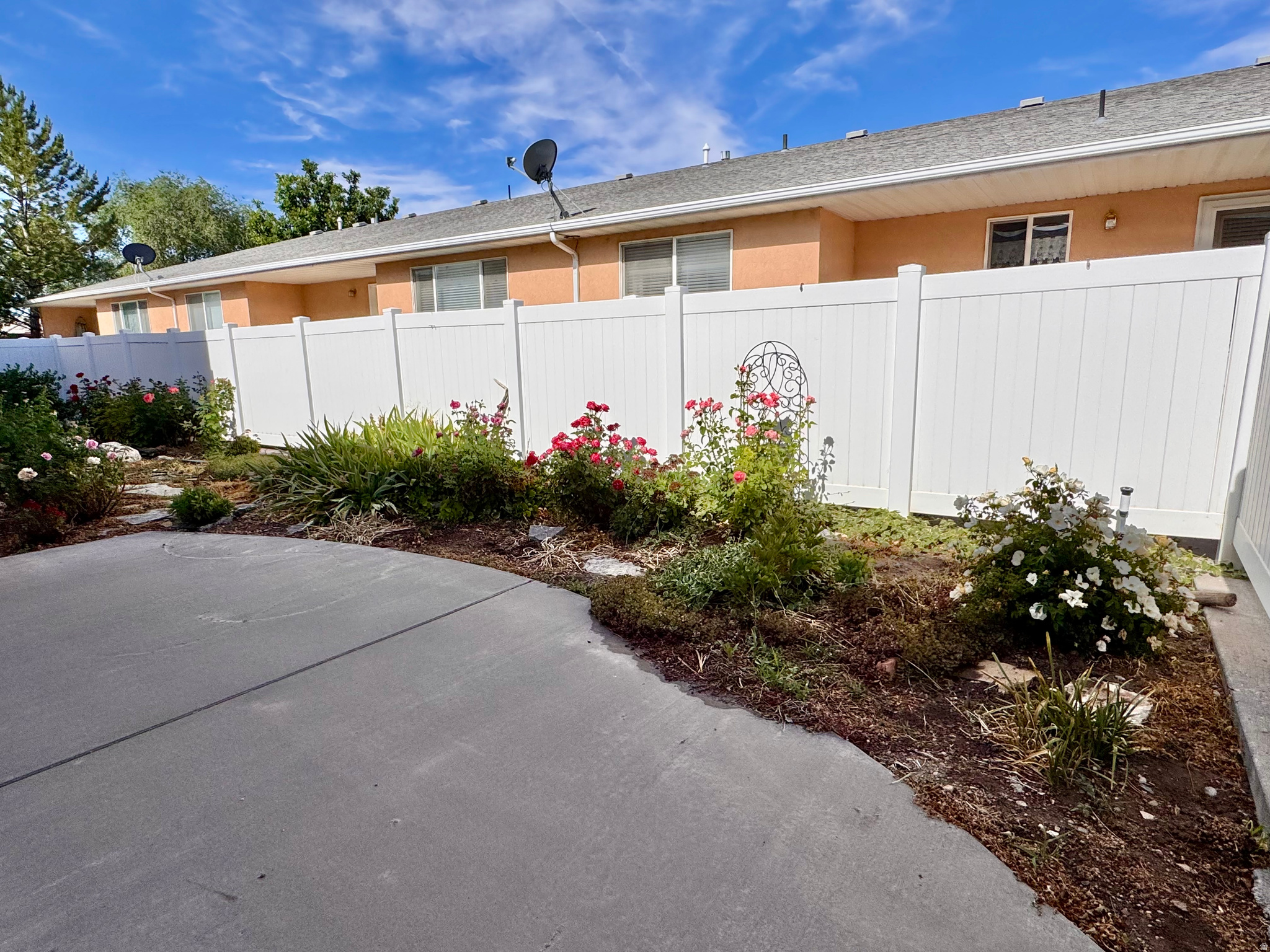 TOPAZ TOWNHOMES - Residential