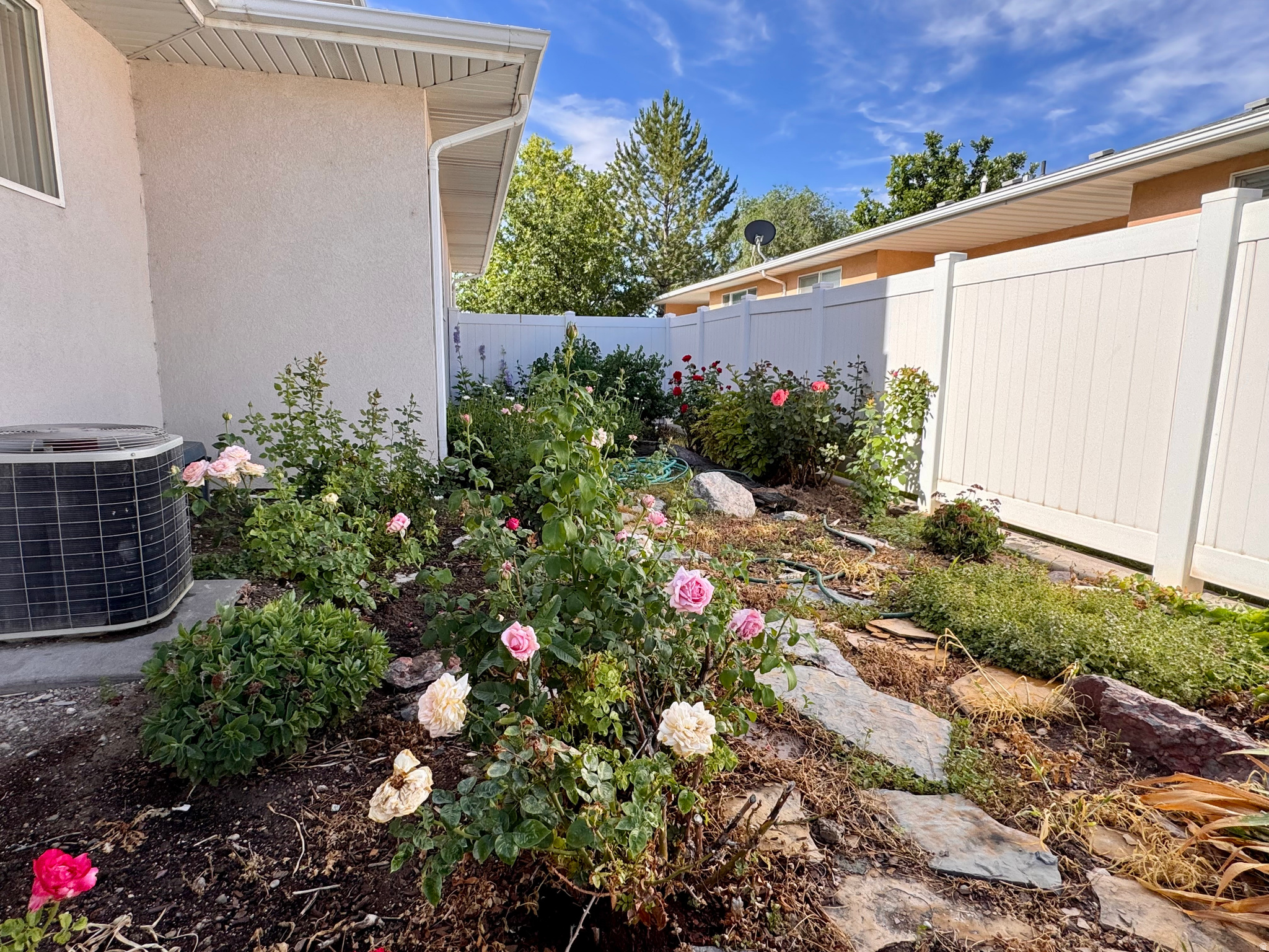 TOPAZ TOWNHOMES - Residential