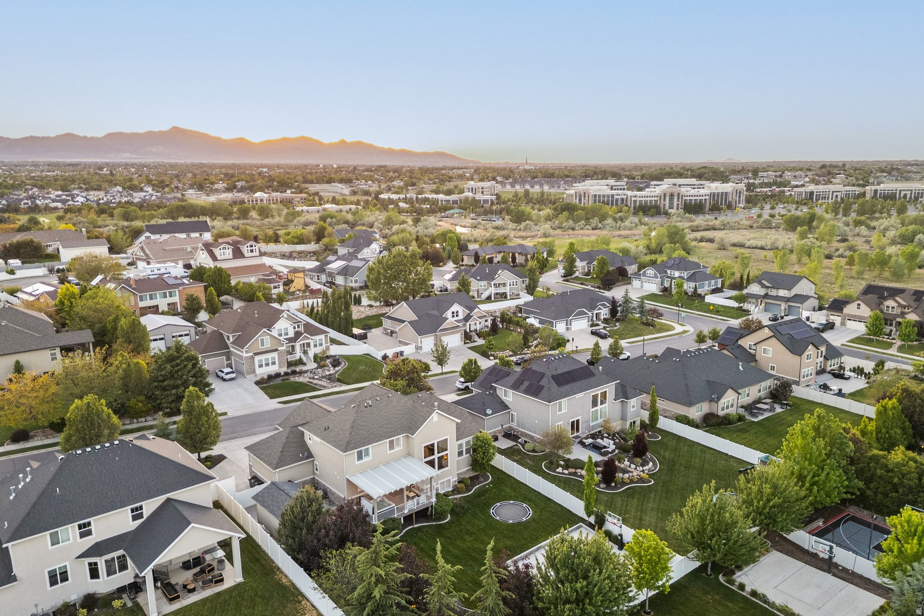 ASPEN CREST - Residential
