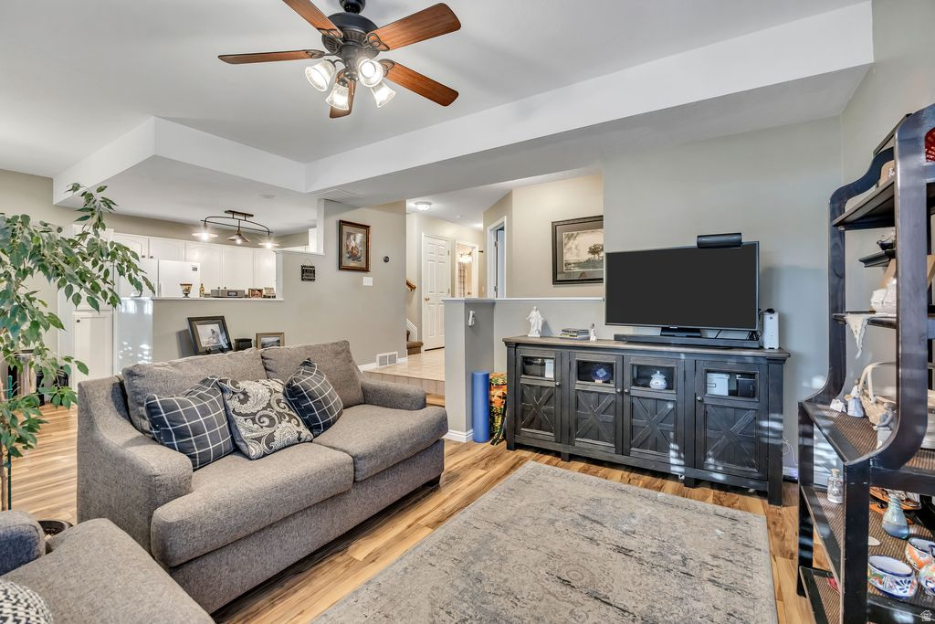 HERITAGE TOWNHOMES - Residential