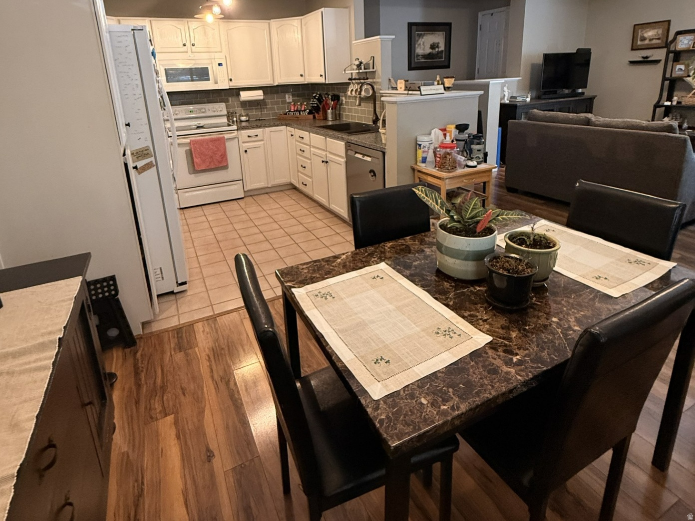 HERITAGE TOWNHOMES - Residential