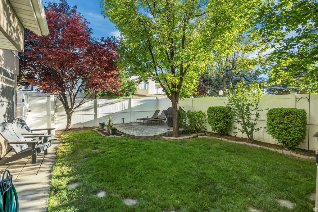 HERITAGE TOWNHOMES - Residential