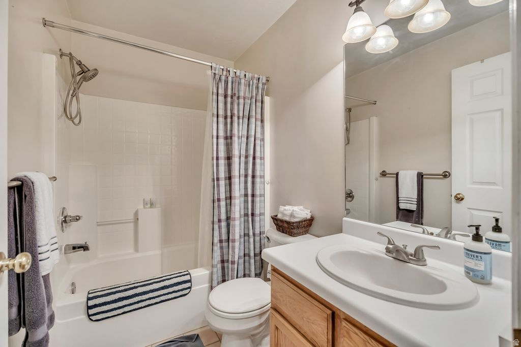 HERITAGE TOWNHOMES - Residential