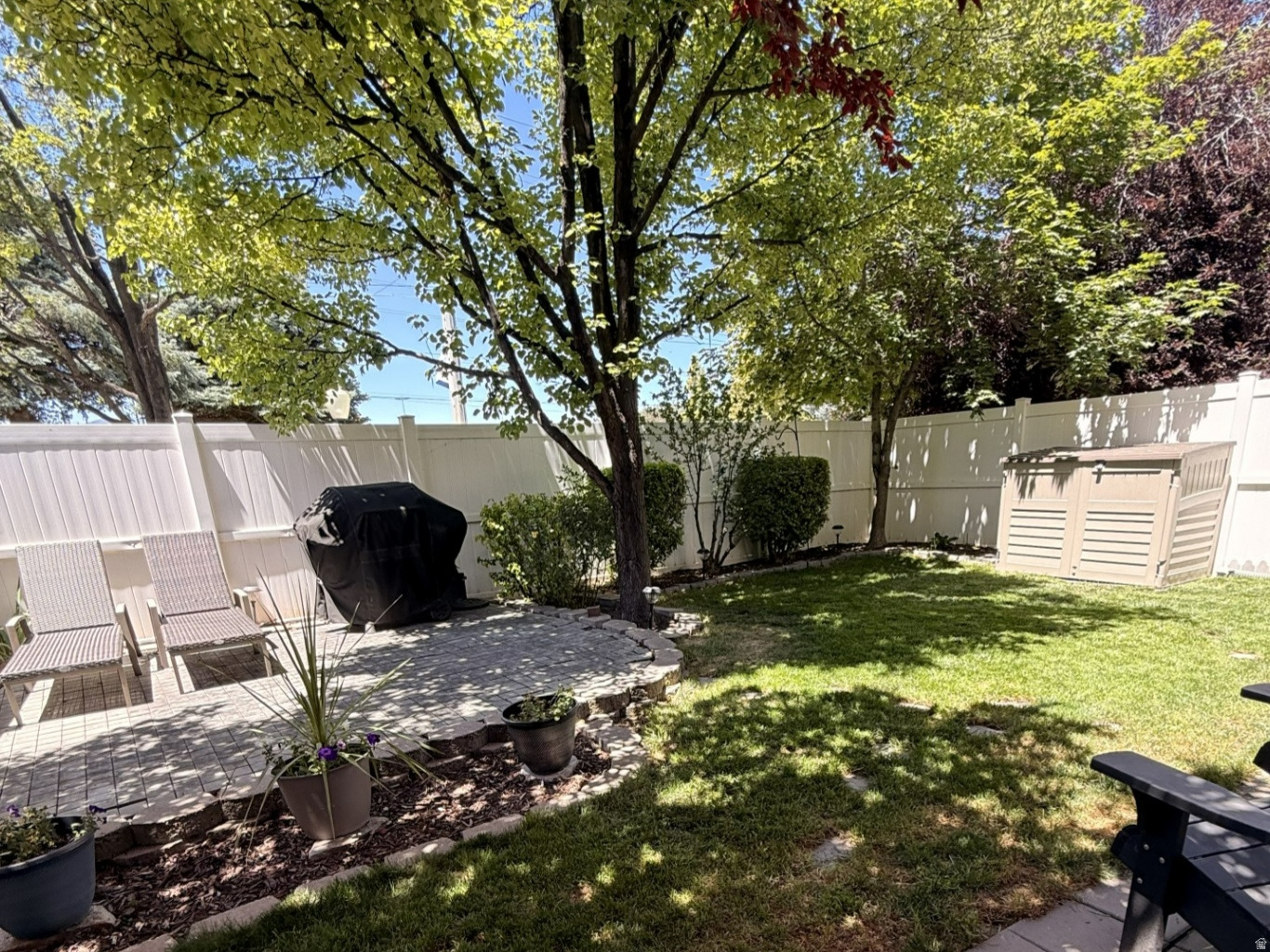 HERITAGE TOWNHOMES - Residential