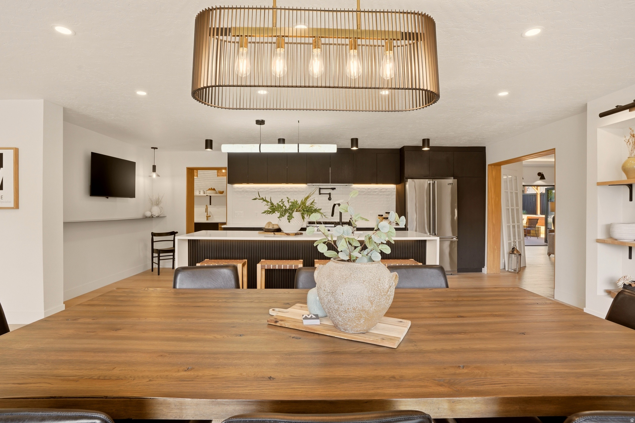 APOSHIAN SUB - Residential