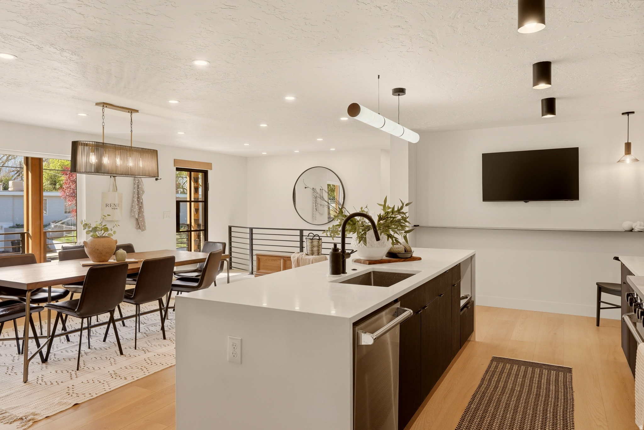 APOSHIAN SUB - Residential