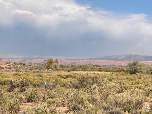 GLENDON LAMB RED ROCK - Land