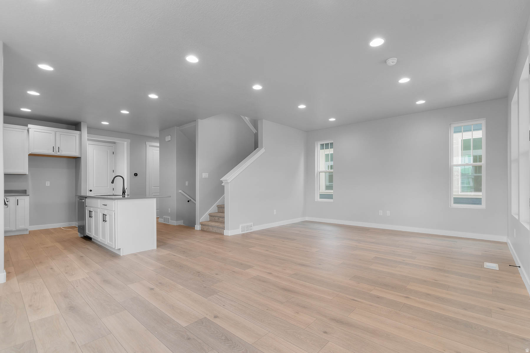 DAYBREAK WATERMARK 391 - Residential