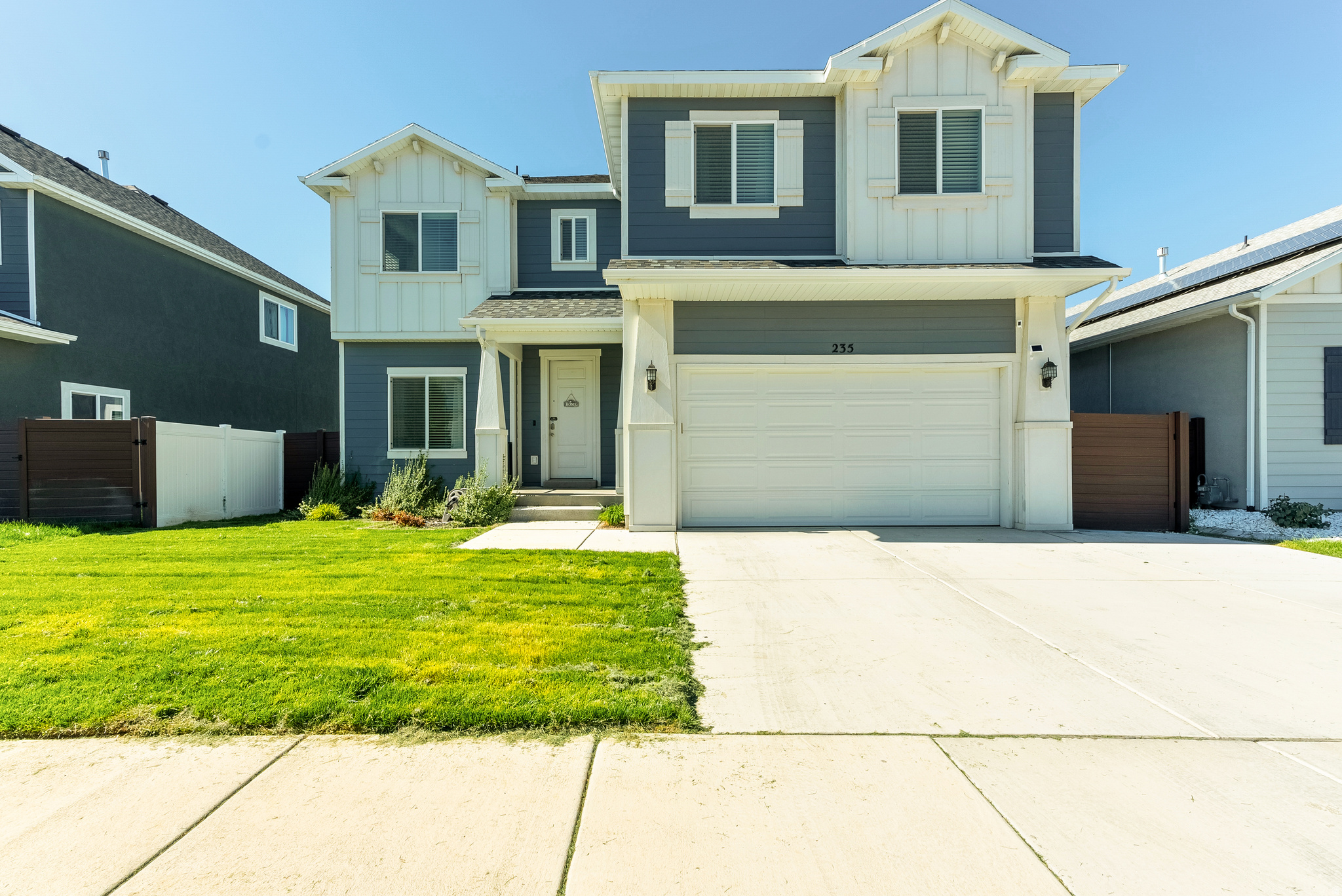 **BACK ON MARKET** Buyers failed to close. You must see this beautiful 2-Story House in Vineyard area. Buyers to verify all.
