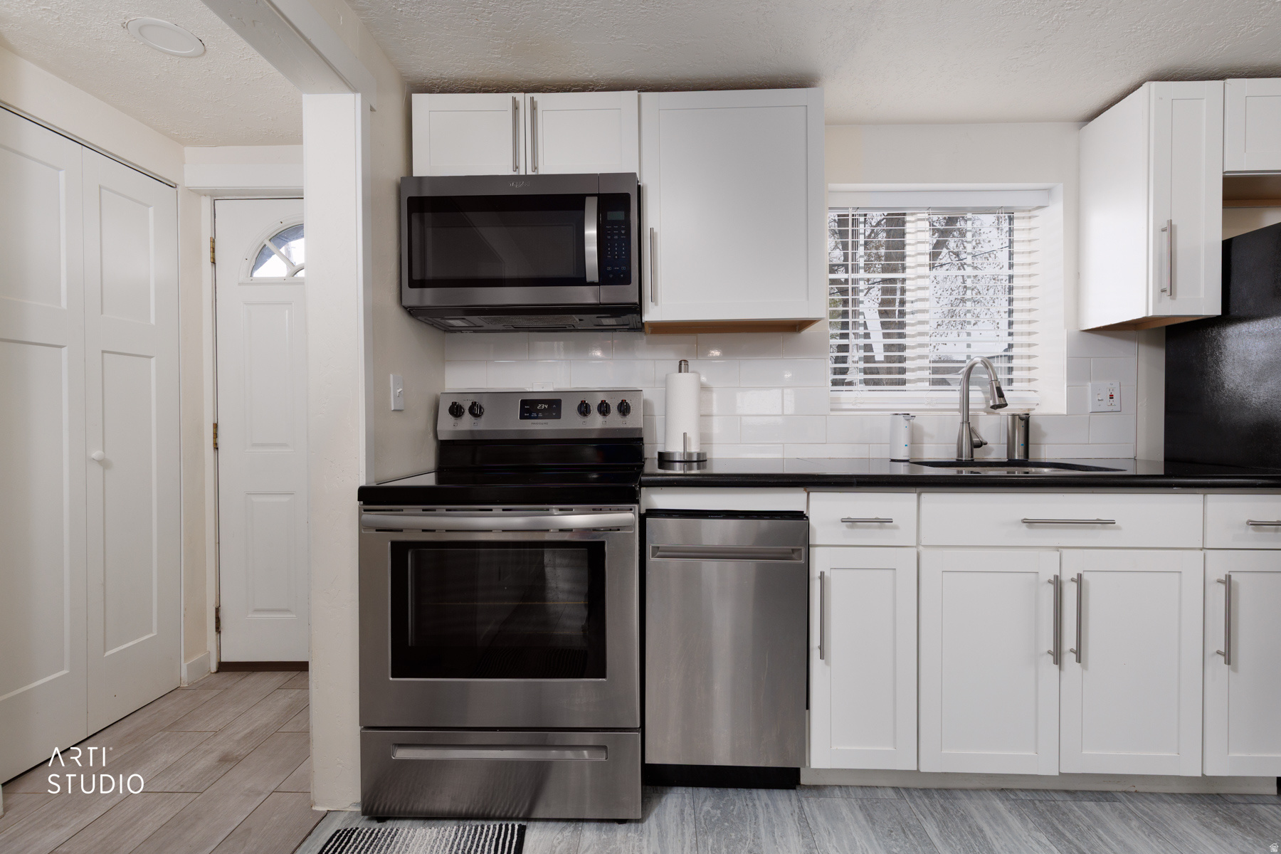 CLOSE TO REDWOOD ROAD - Residential