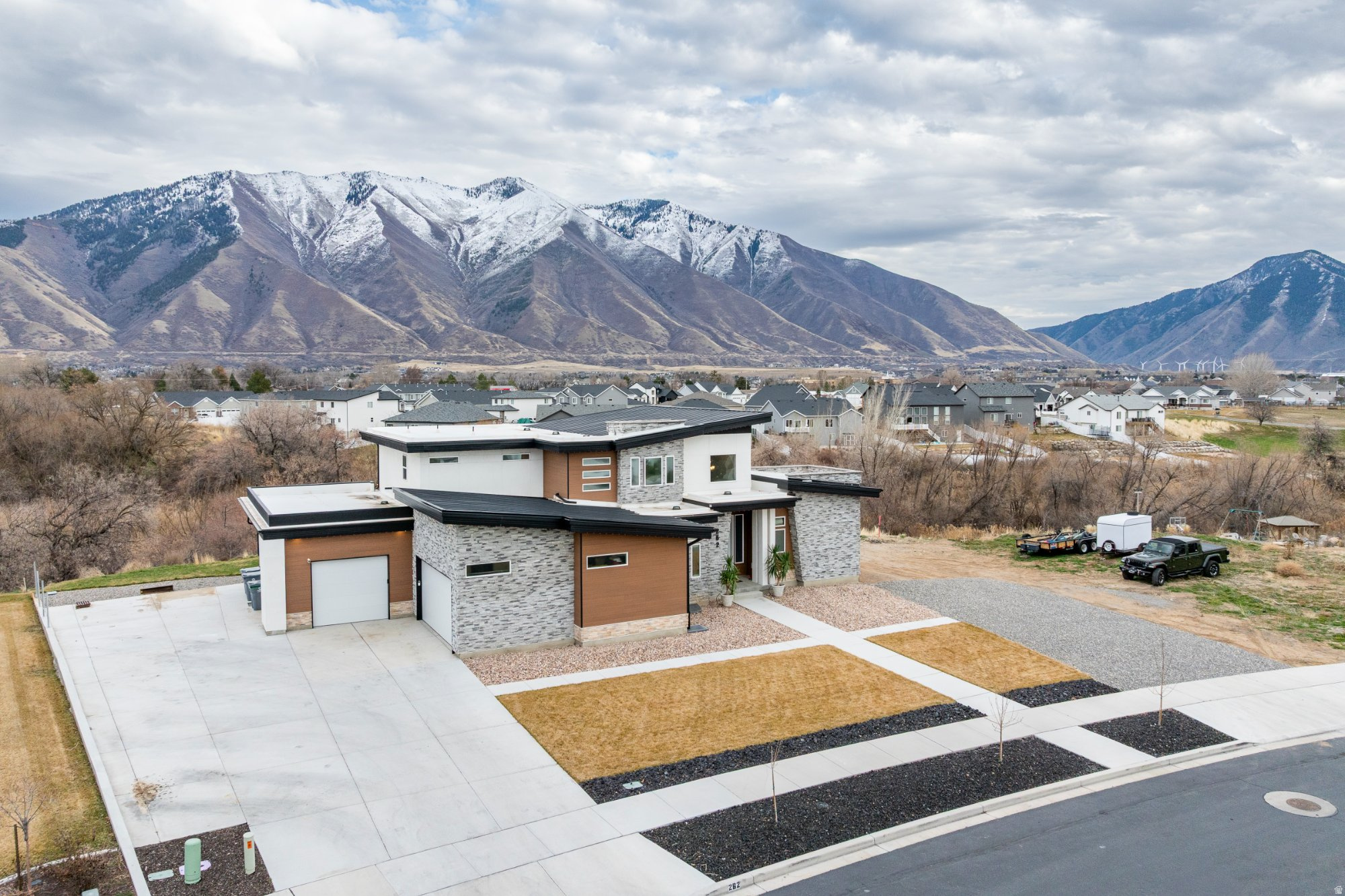 SUNRISE RANCH - Residential