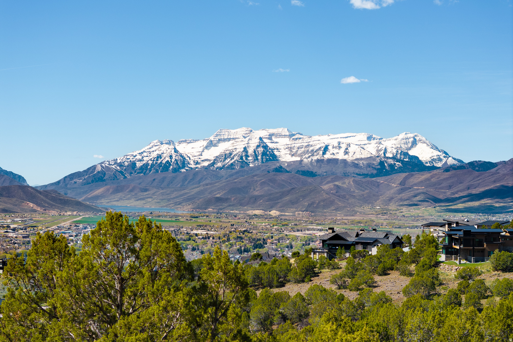 RED LEDGES - Land