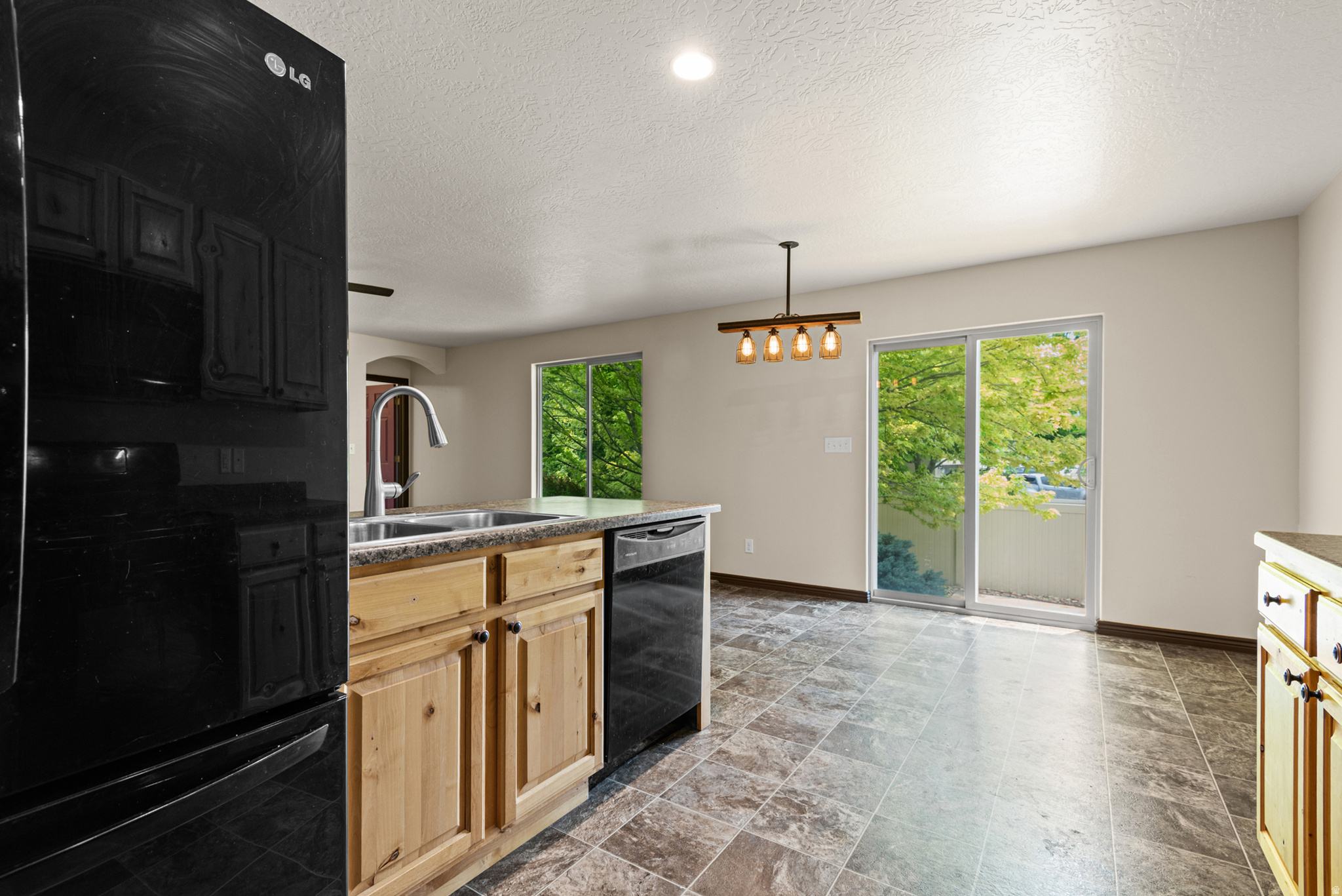 SPANISH VISTA - Residential