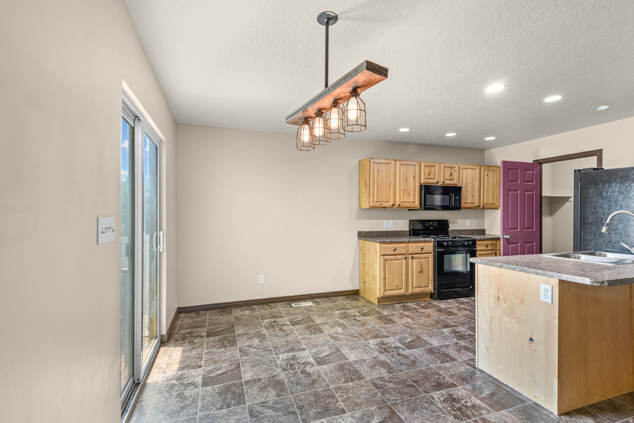 SPANISH VISTA - Residential