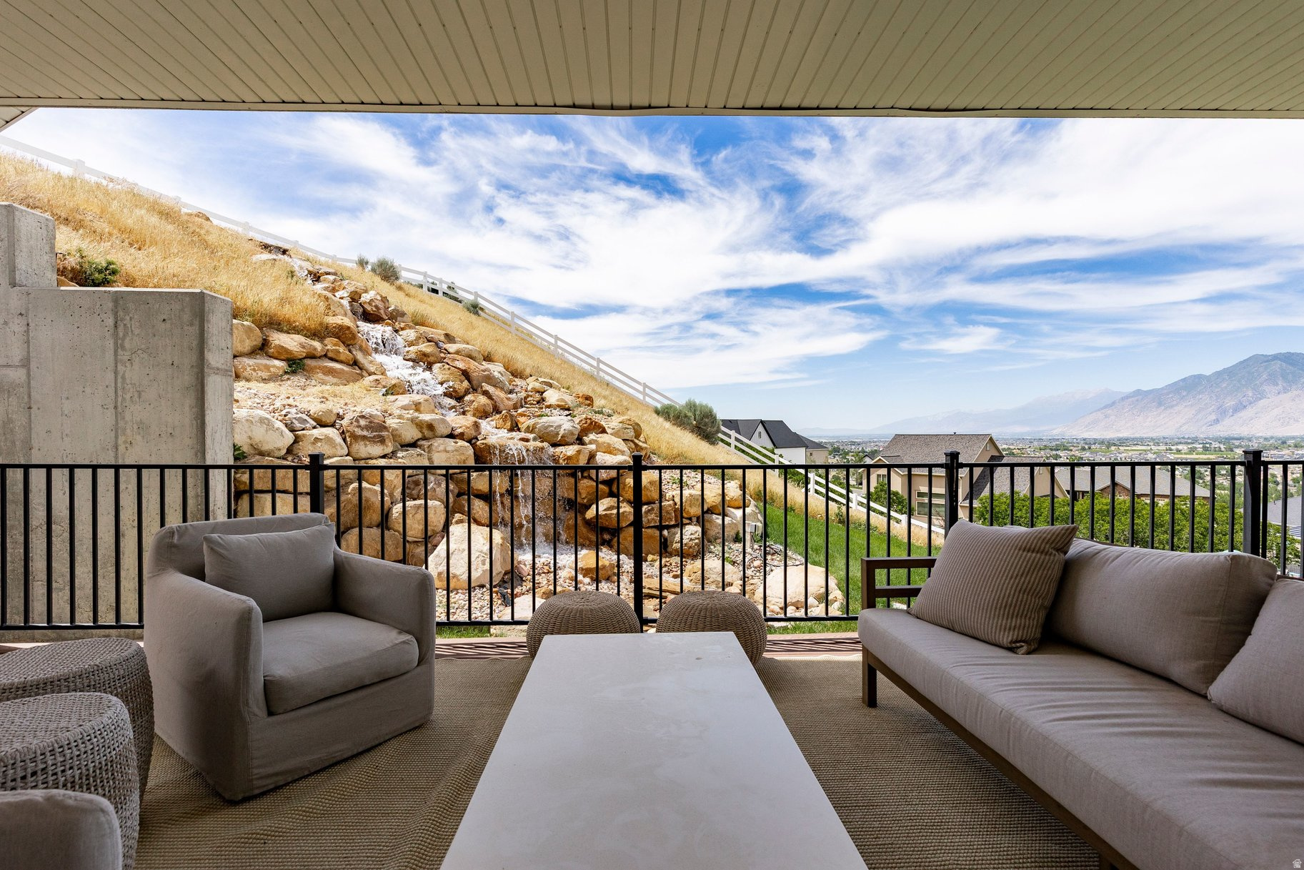 OAKRIDGE COVE - Residential