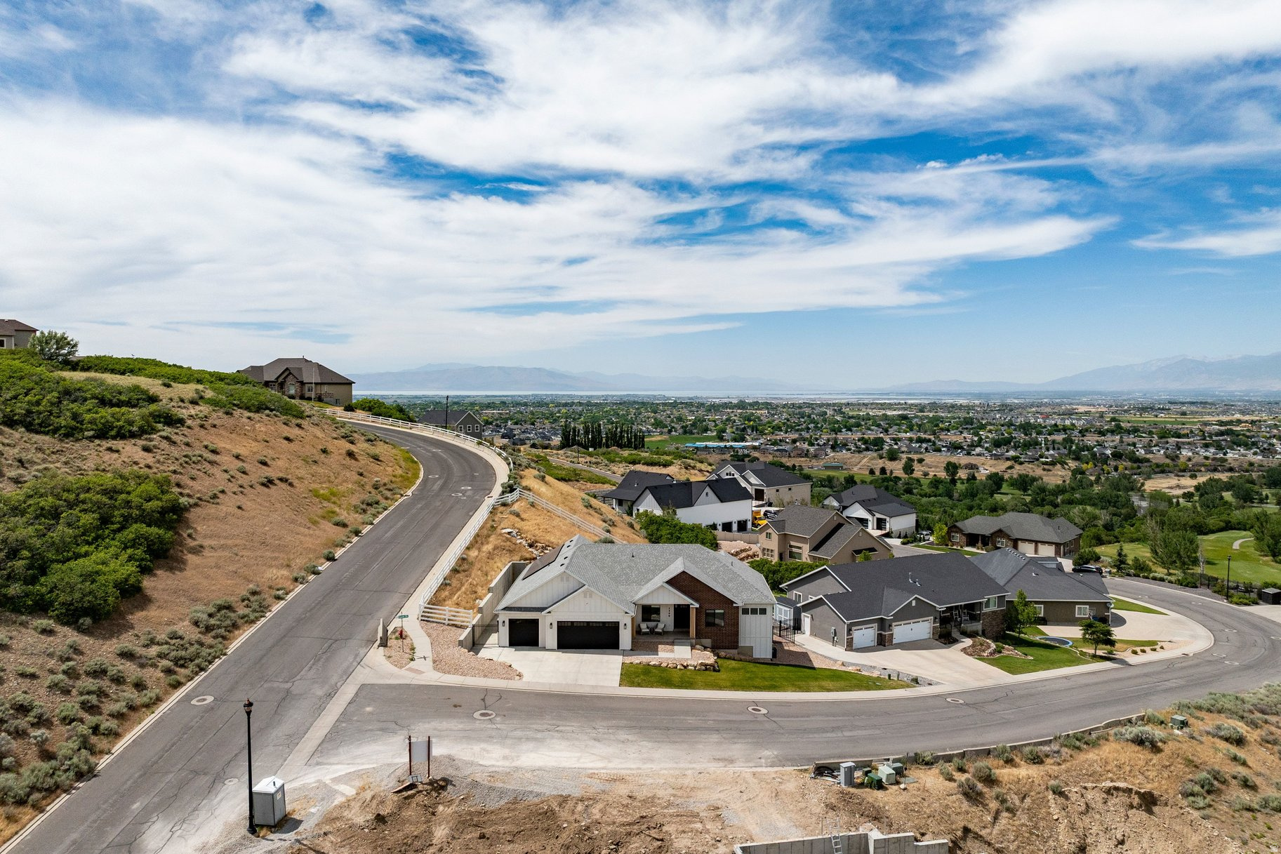 OAKRIDGE COVE - Residential