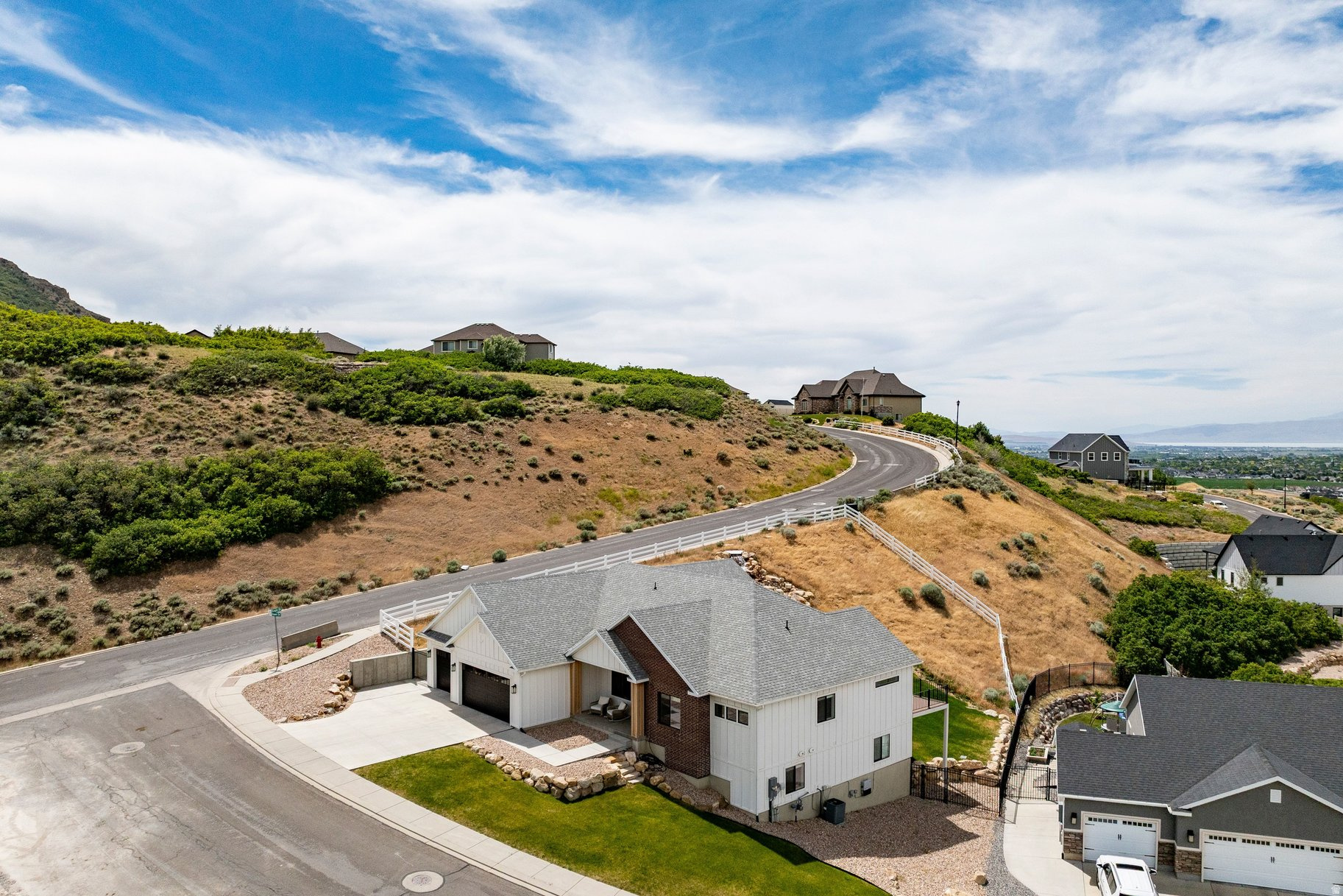 OAKRIDGE COVE - Residential
