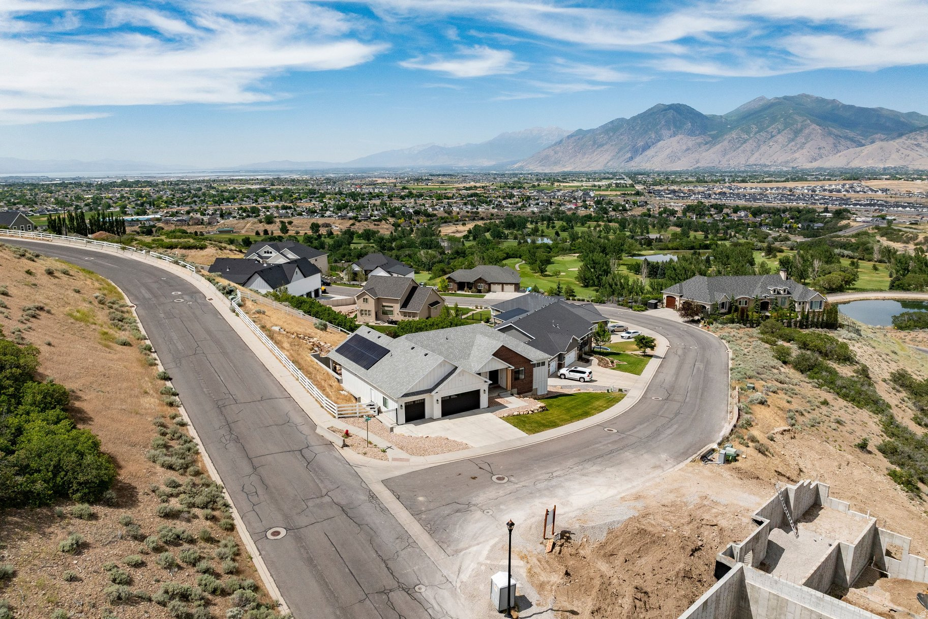 OAKRIDGE COVE - Residential